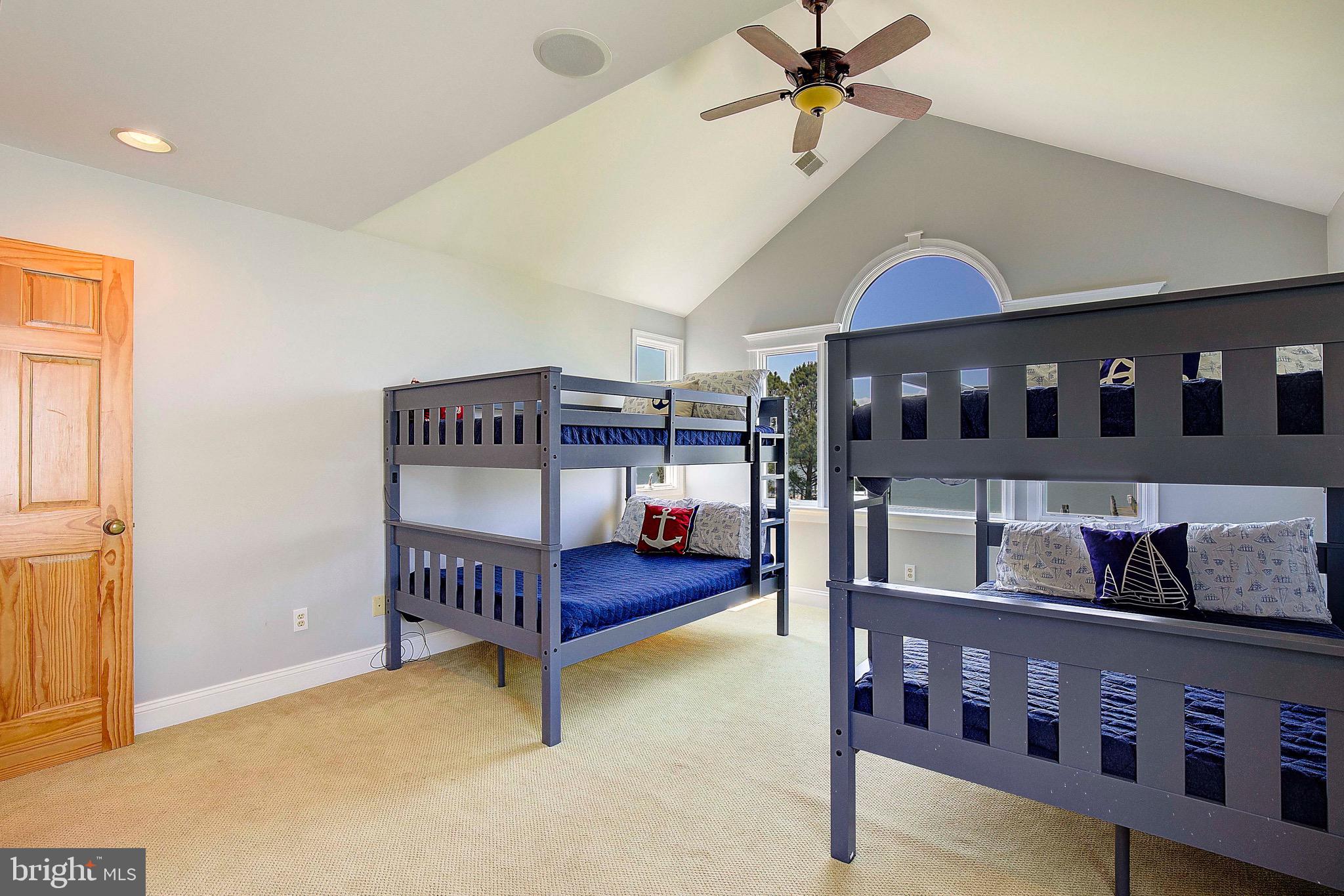 BENTONS PLEASURE - Residential