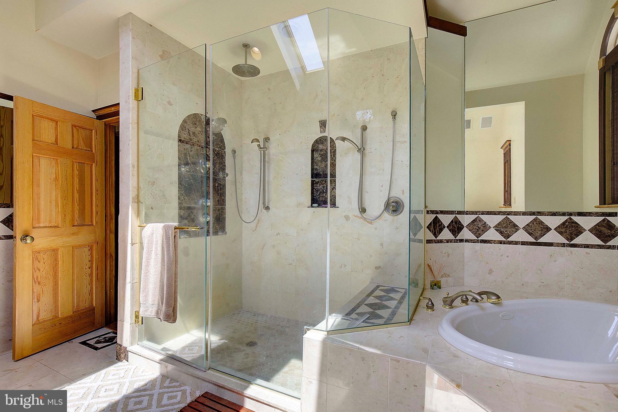 BENTONS PLEASURE - Residential