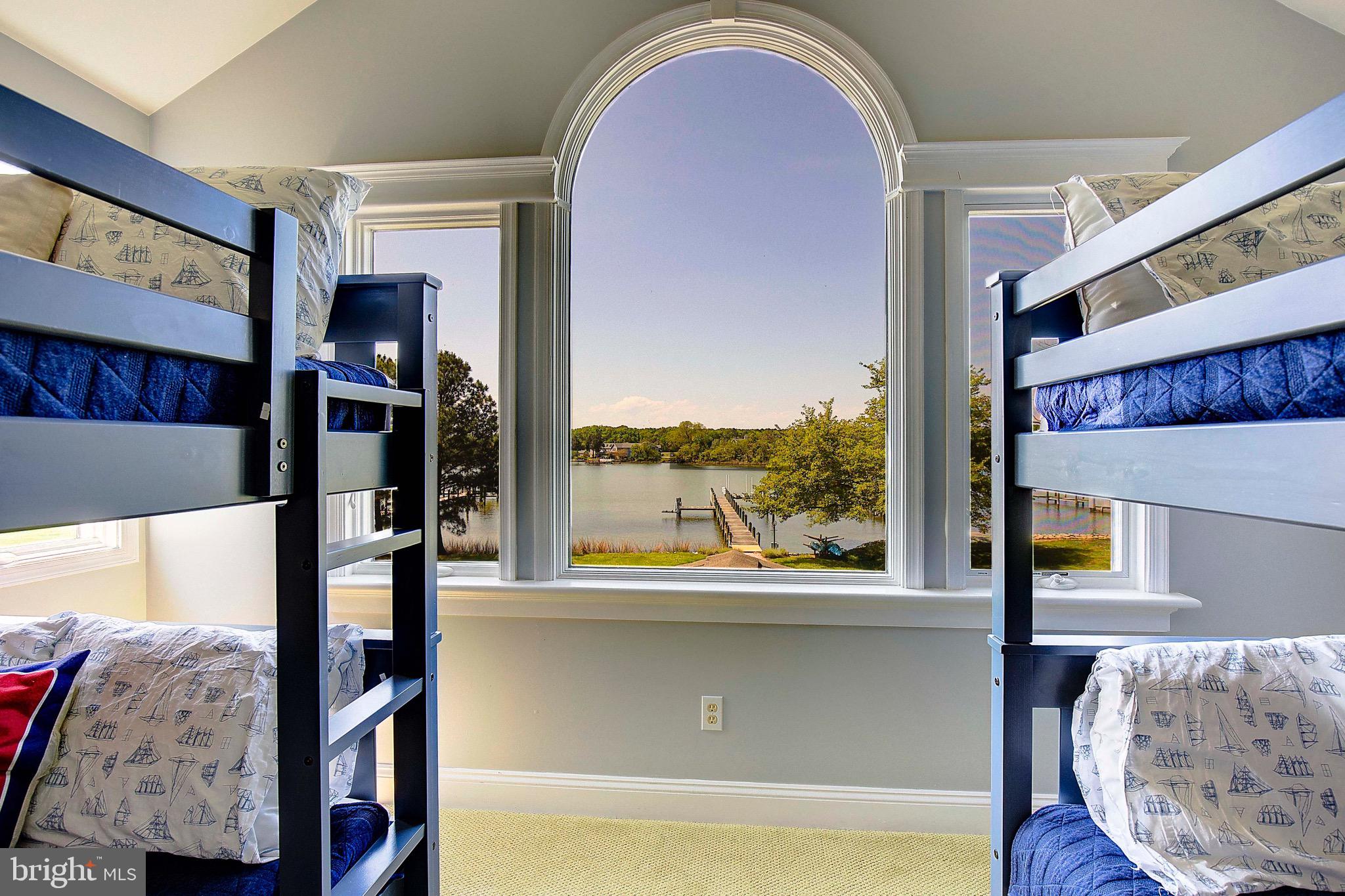 BENTONS PLEASURE - Residential