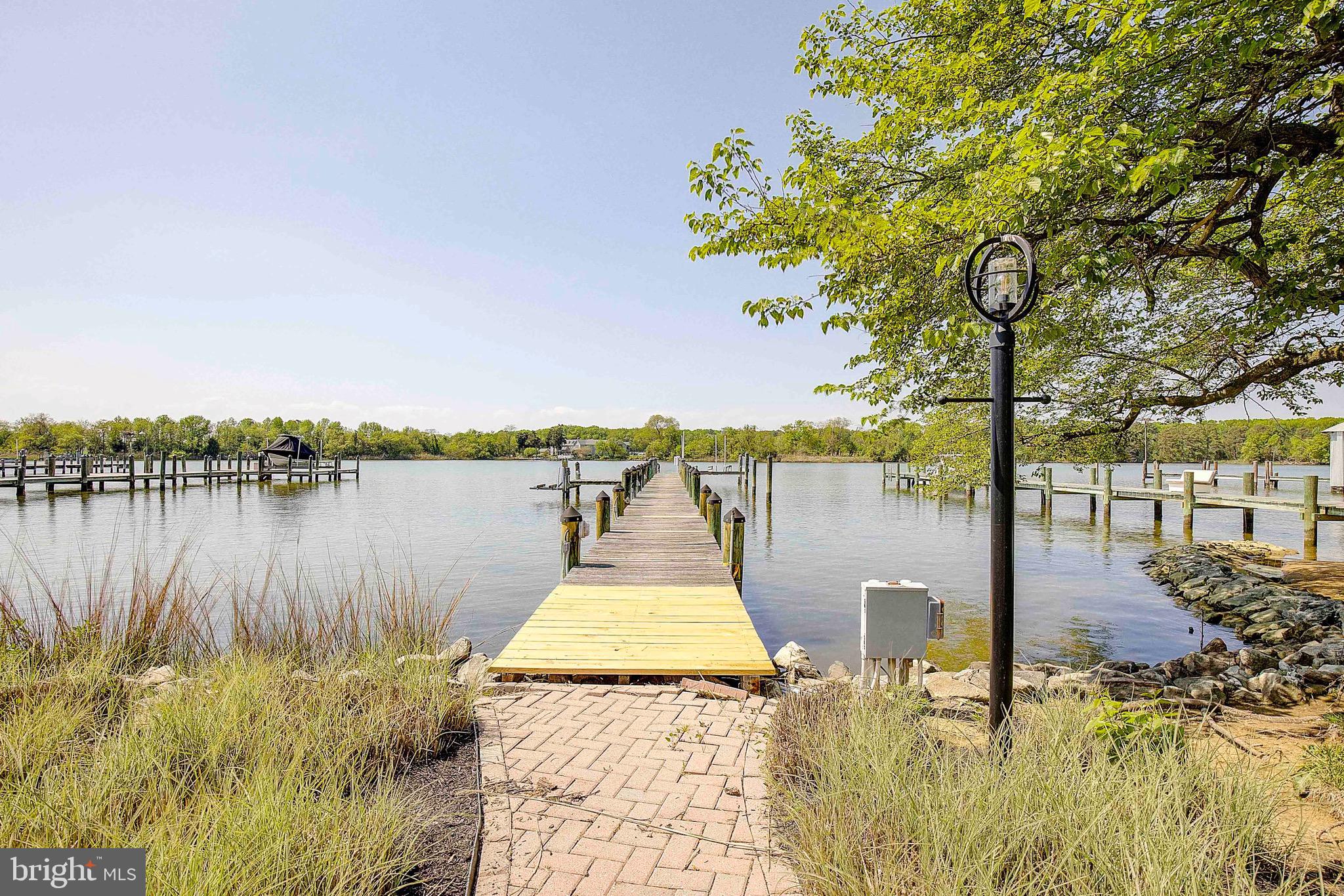 BENTONS PLEASURE - Residential