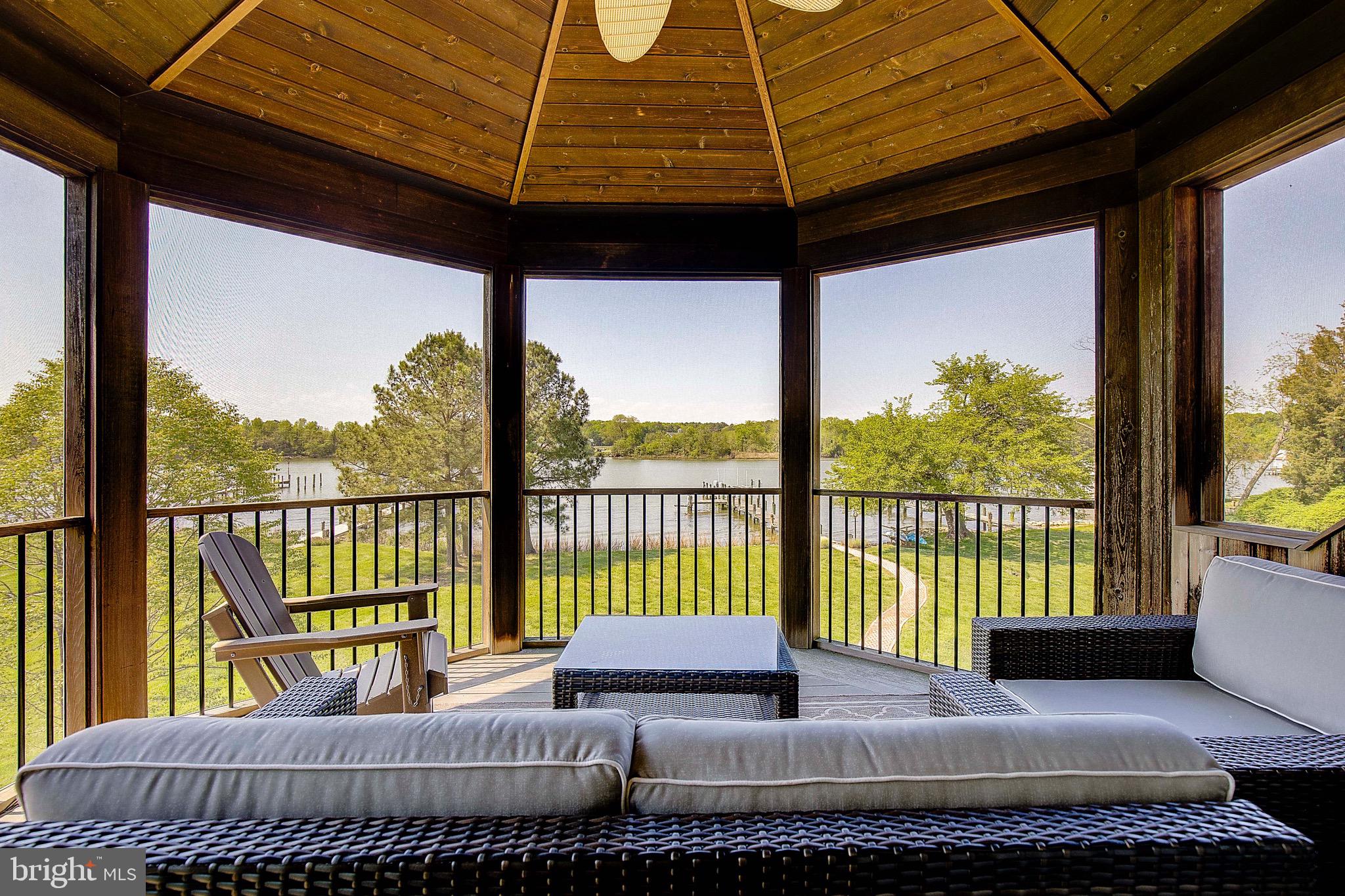 BENTONS PLEASURE - Residential