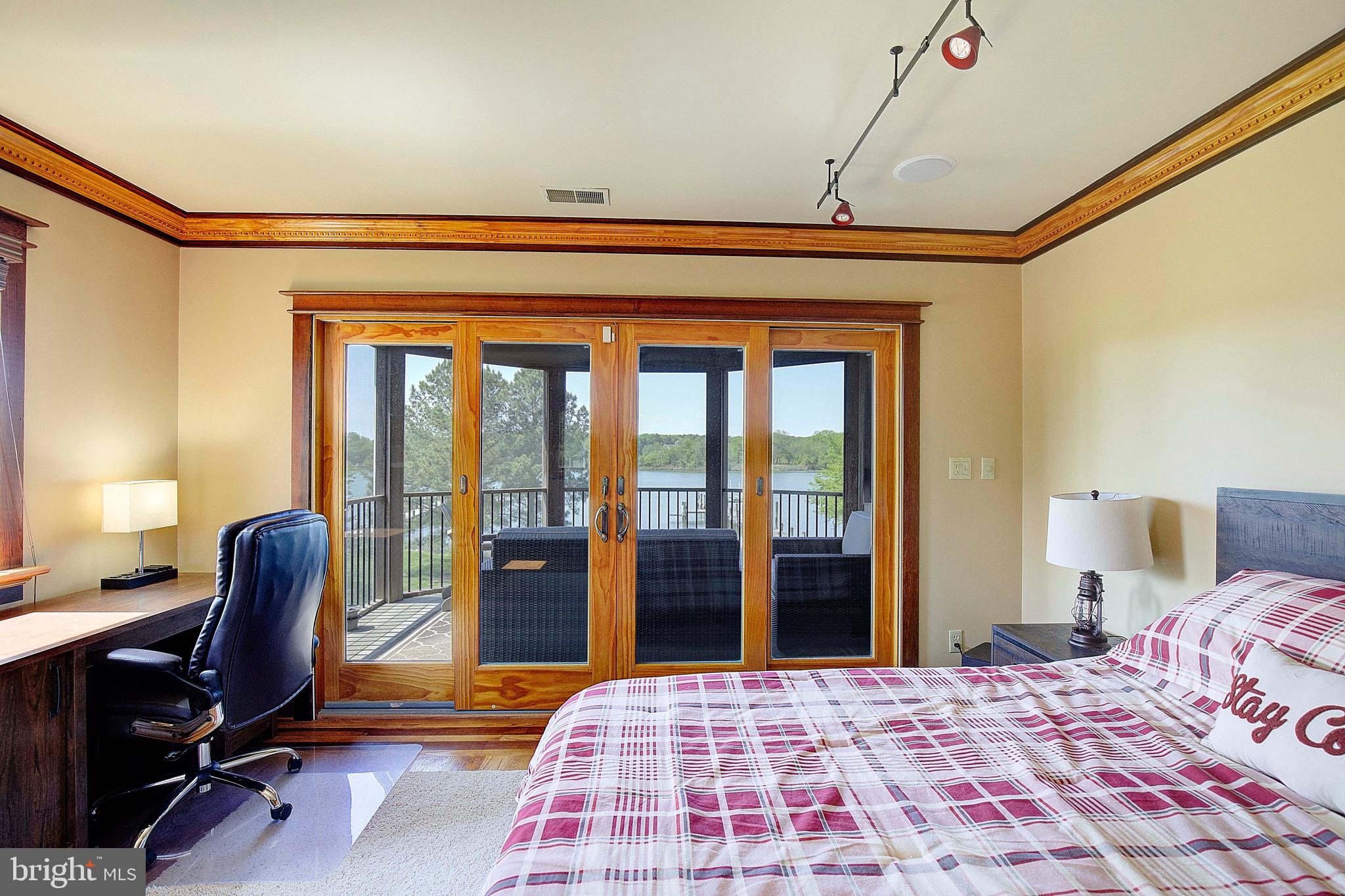 BENTONS PLEASURE - Residential