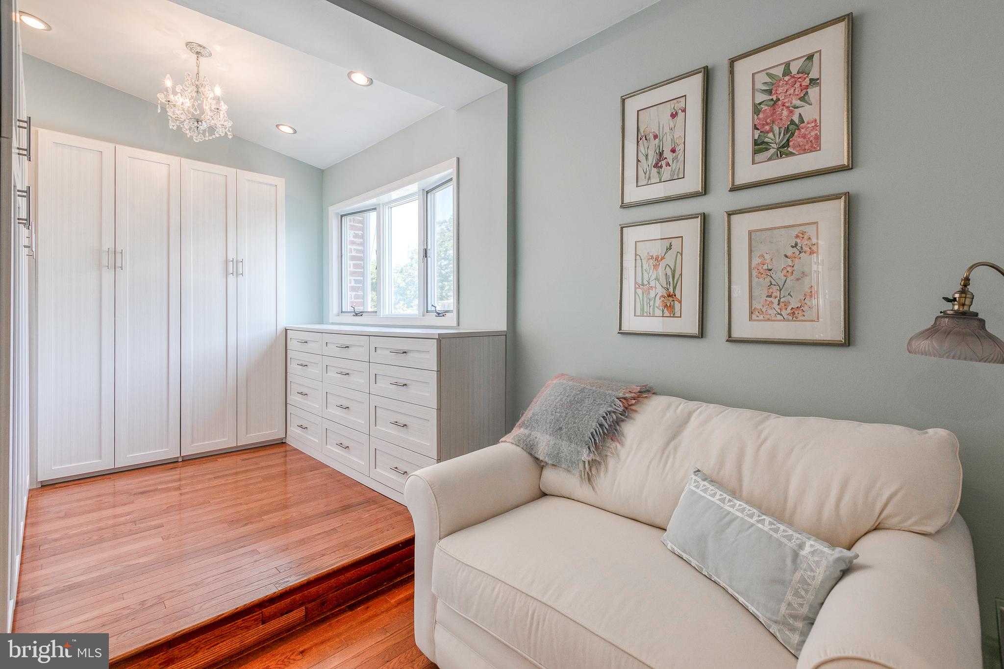 SOCIETY HILL - Residential