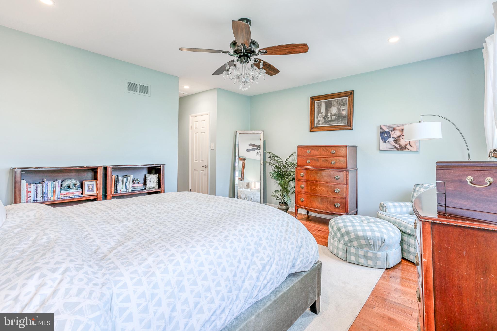 SOCIETY HILL - Residential