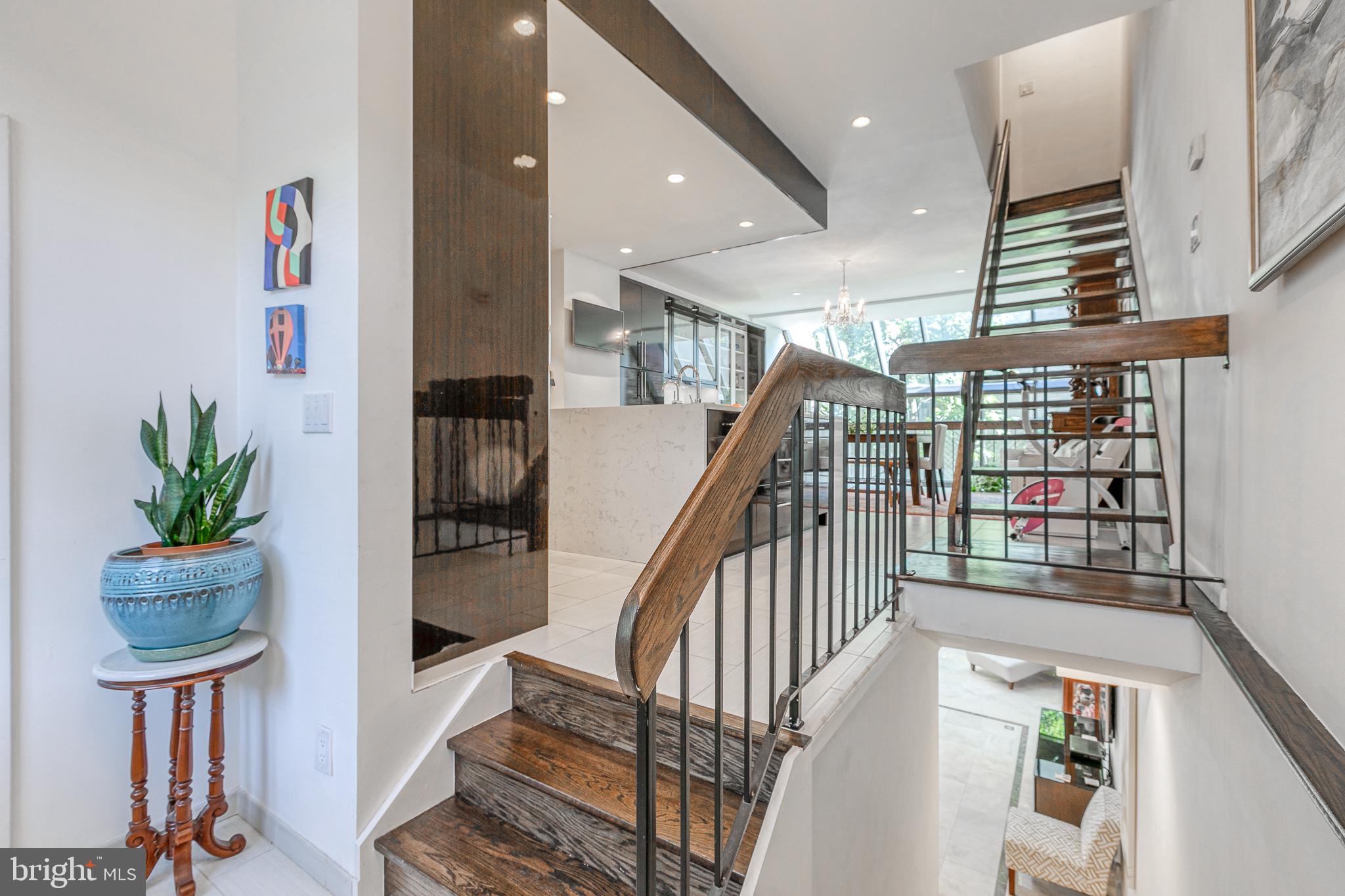 SOCIETY HILL - Residential