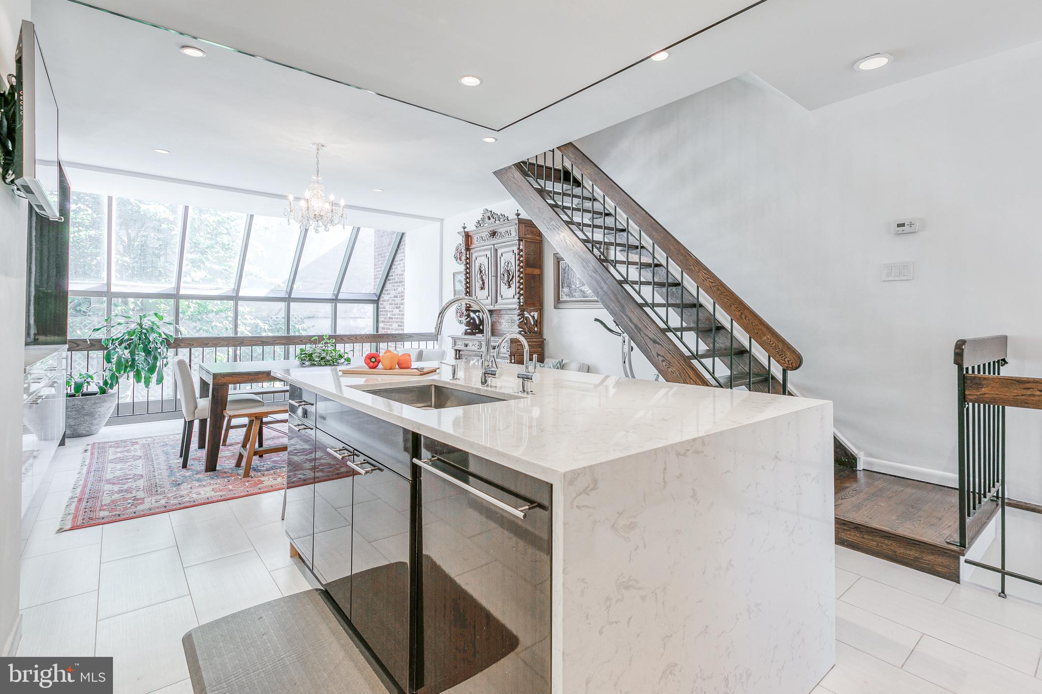 SOCIETY HILL - Residential