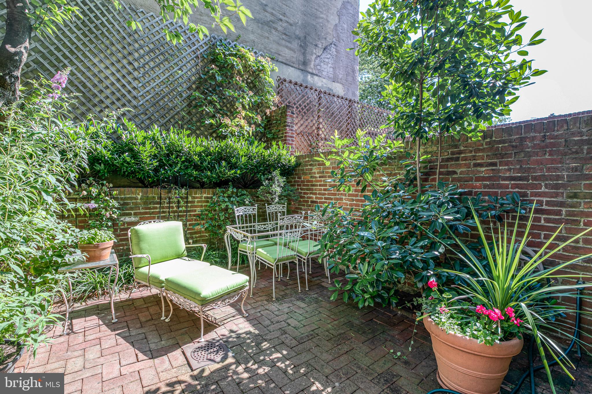 SOCIETY HILL - Residential