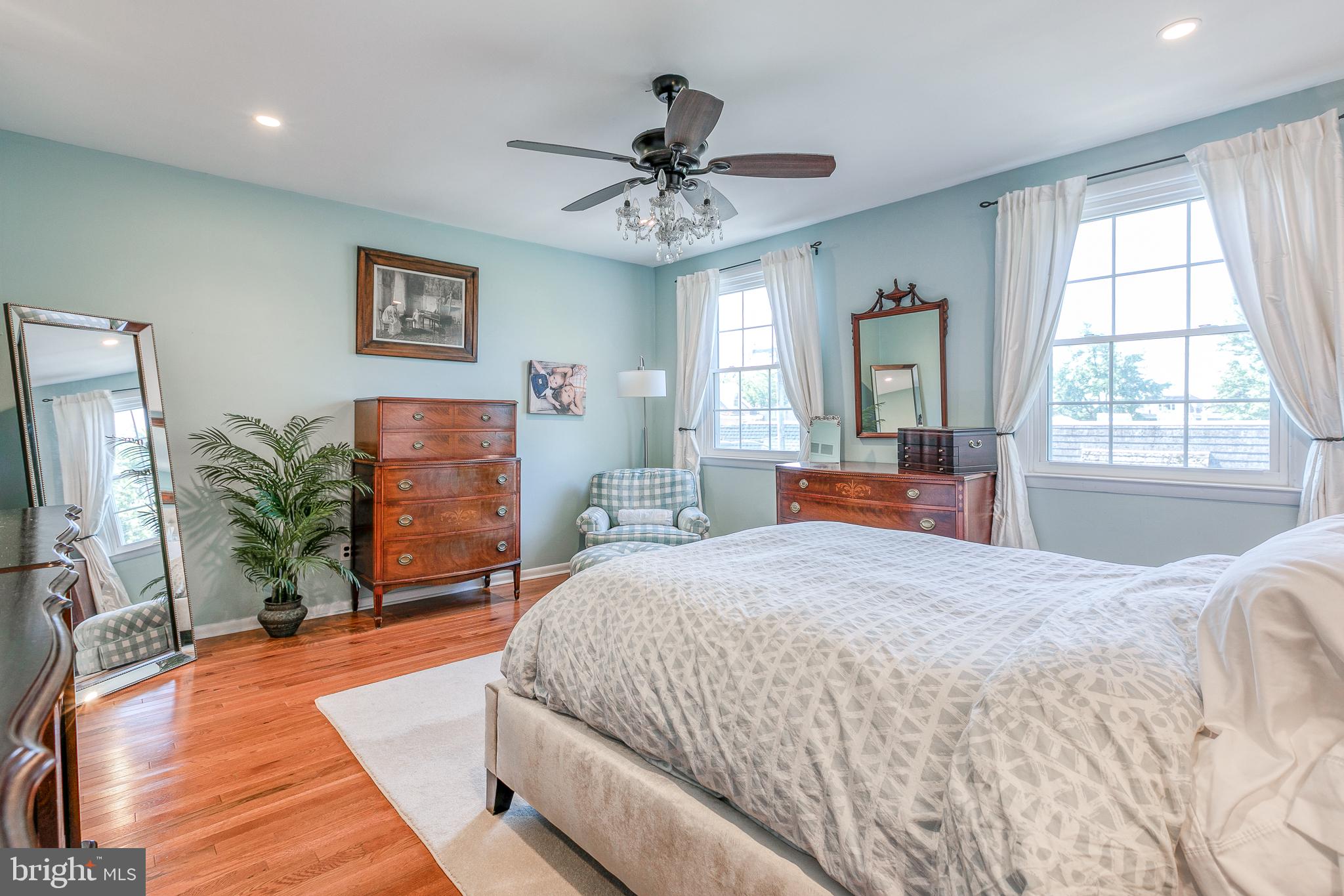 SOCIETY HILL - Residential