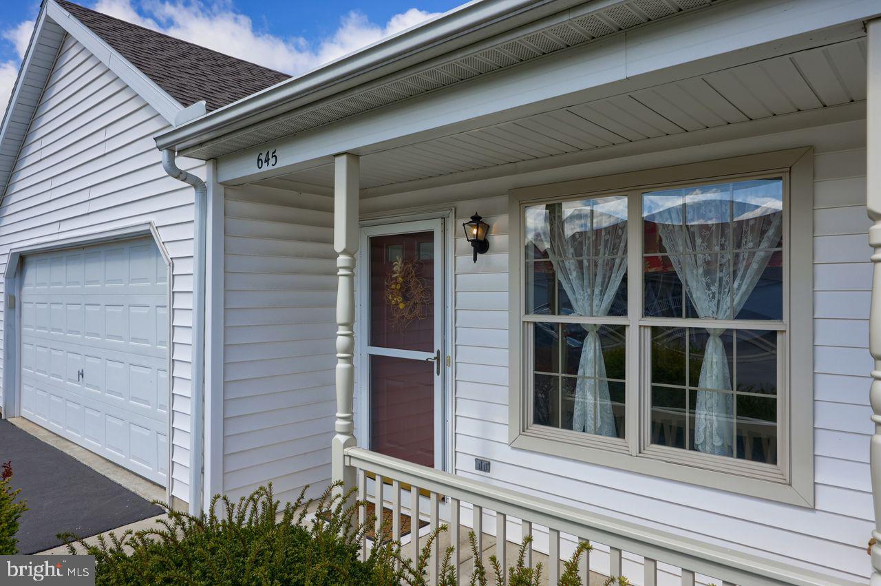 BROOKSTONE - Residential