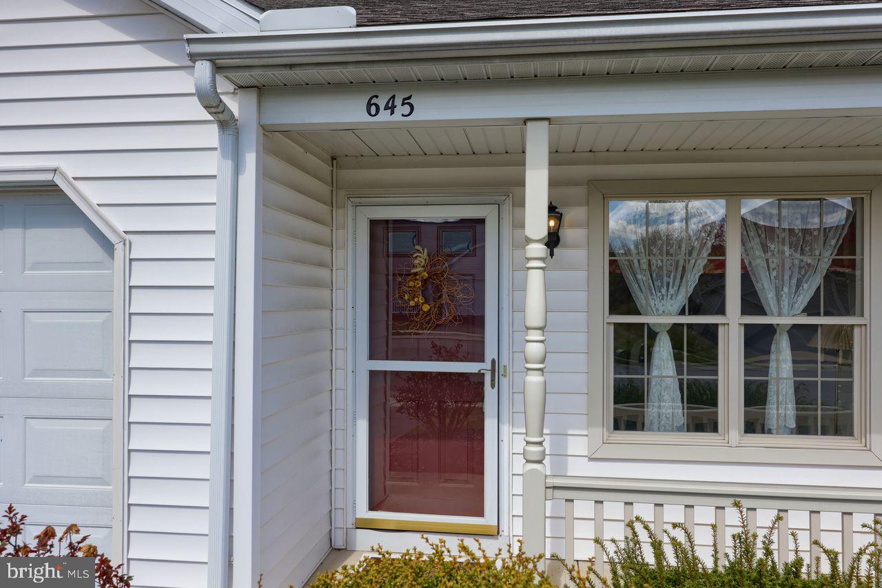BROOKSTONE - Residential