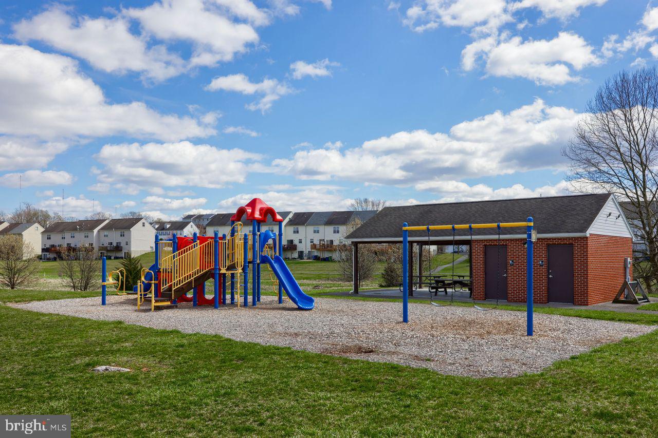 BROOKSTONE - Residential