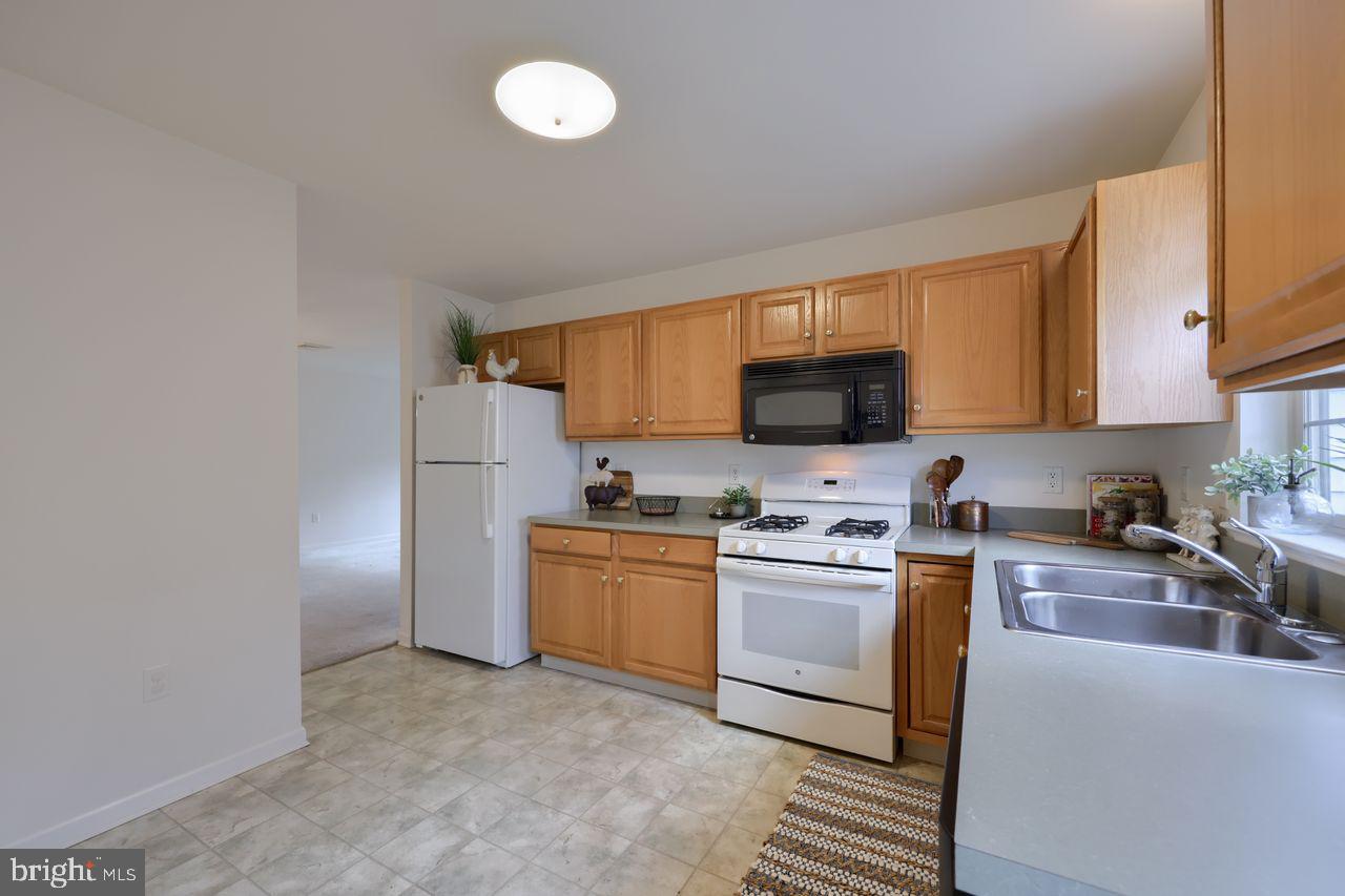 BROOKSTONE - Residential