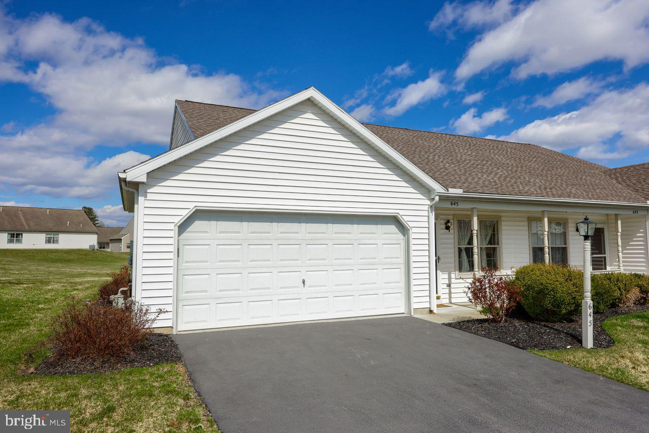BROOKSTONE - Residential