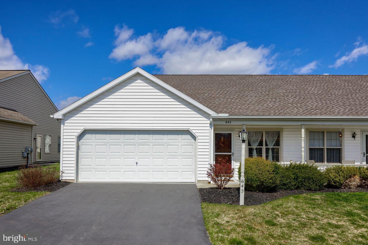 BROOKSTONE - Residential