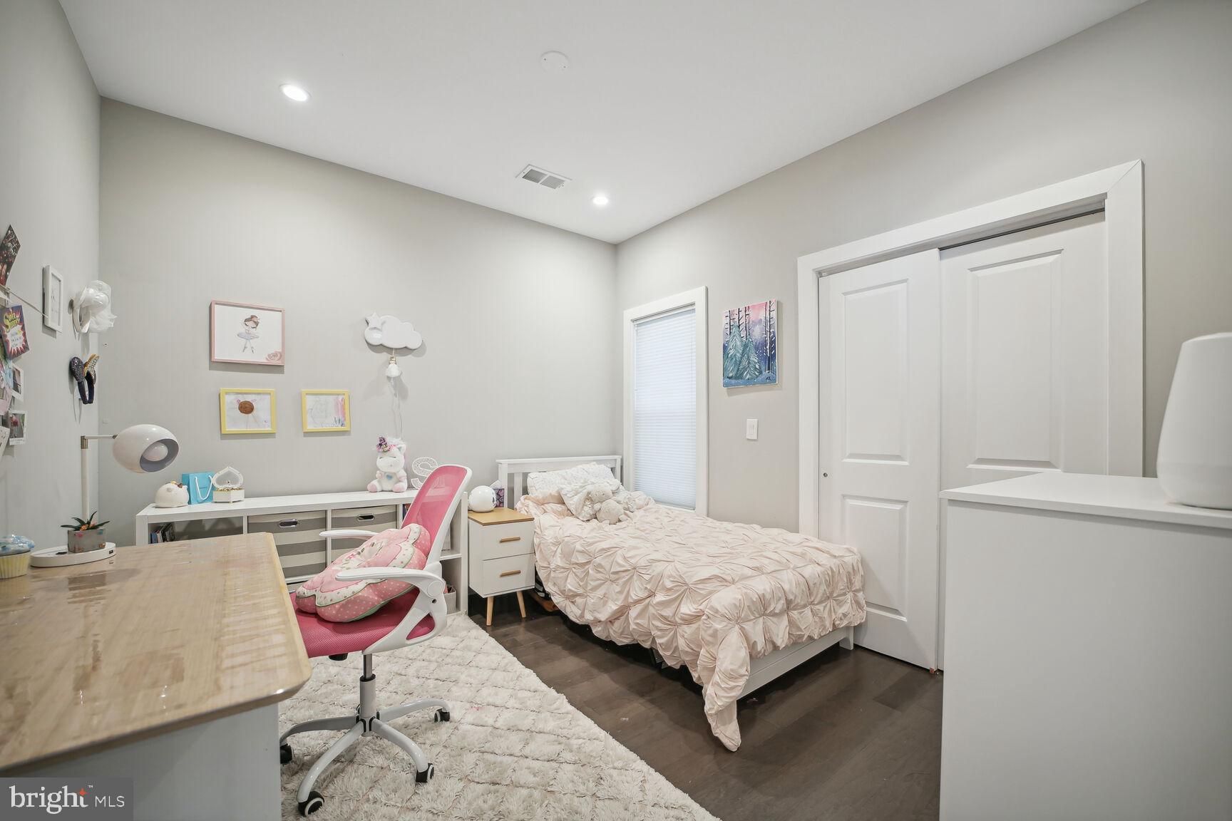 BROOKLAND - Residential Lease