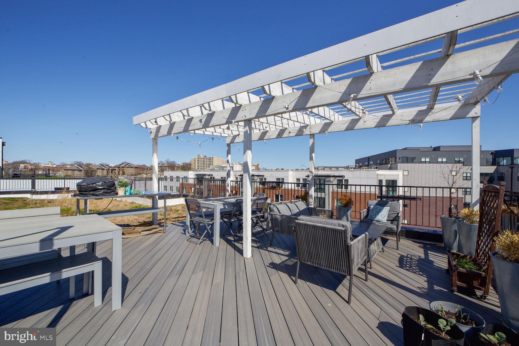 BROOKLAND - Residential Lease