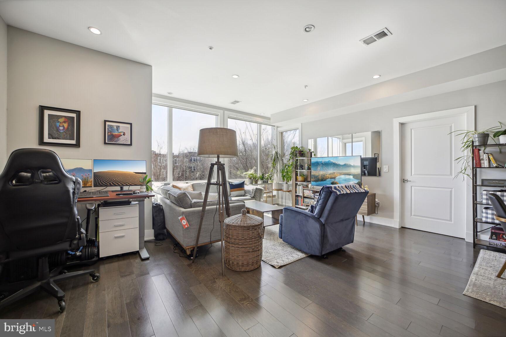 BROOKLAND - Residential Lease