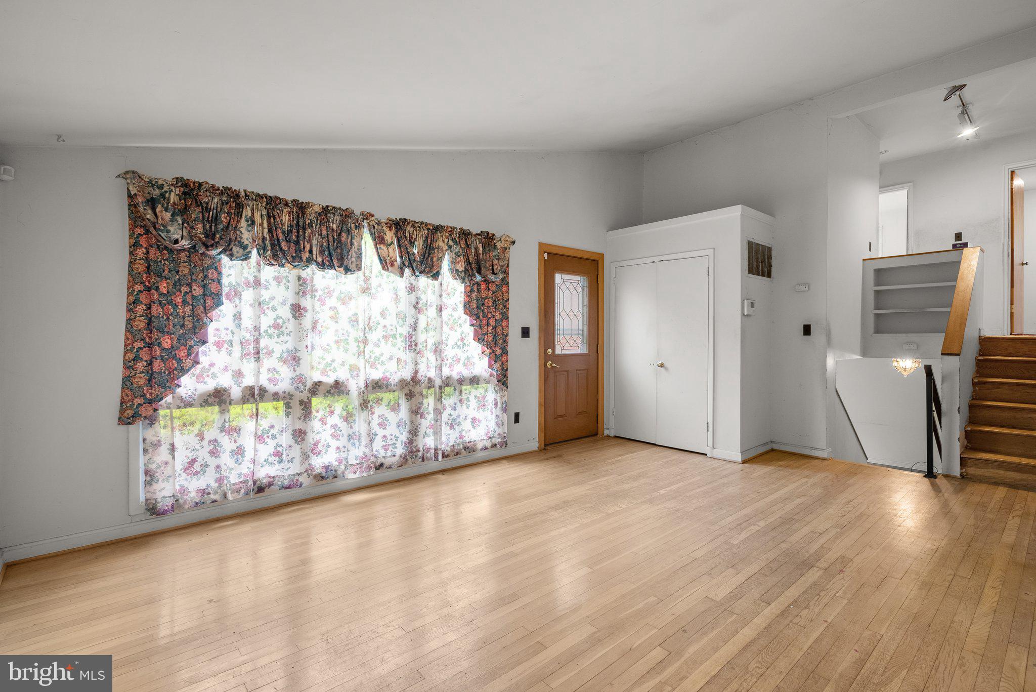 GREENWOOD KNOLLS - Residential