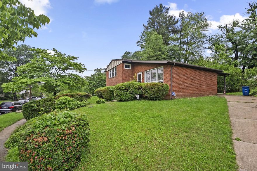 Investor Alert! Rare Opportunity to get into desirable Greenwood Knolls Community. This Split-Level has Tons of Potential. Situated on a turn with added Privacy and an Long Driveway, the home features 3 Bedrooms and 2 1/12 Bathrooms (the Primary Bedroom has and En Suite Bath), three Open and Airy levels with Plenty of Natural Light and a Spacious Rear Yard perfect for Entertaining. The Layout offers a Minimal Amount of Stairs between each level and has a Spacious Rec Room as well as Bonus Room on the Lower Level. Silver Spring Living at its best with plenty of Amenities and Metro nearby.  CASH AND HARD MONEY/PRIVATE FINANCING ONLY. The property is being sold strictly as-is.