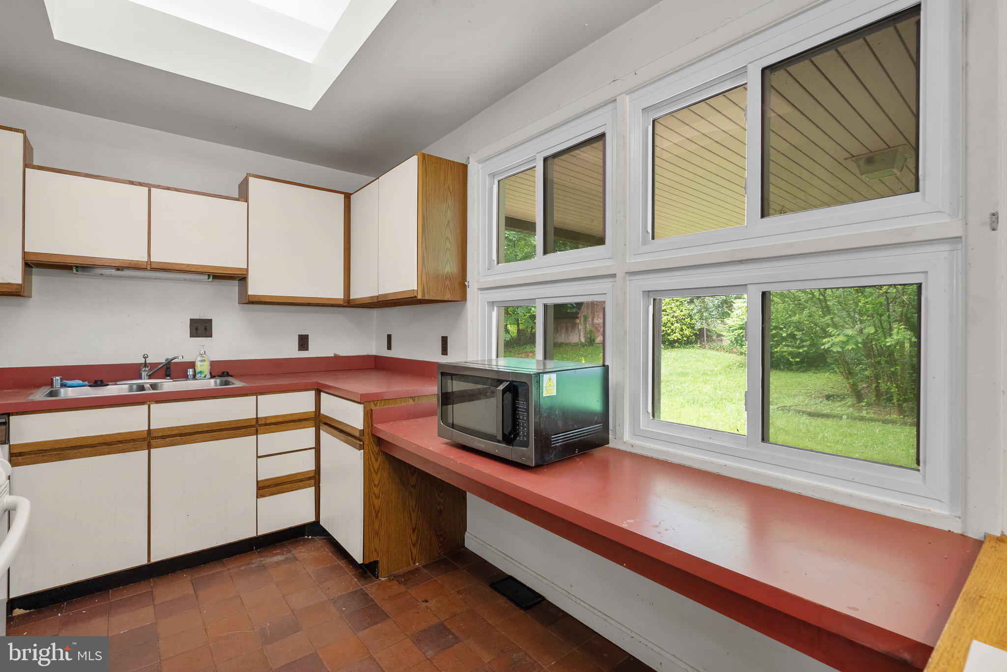 GREENWOOD KNOLLS - Residential