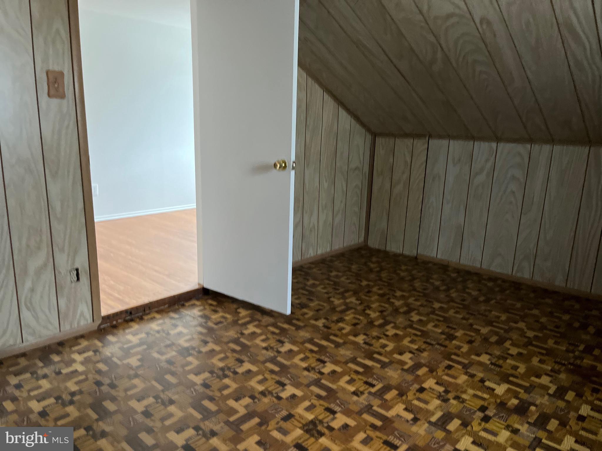 CAMELOT ESTATES - Residential