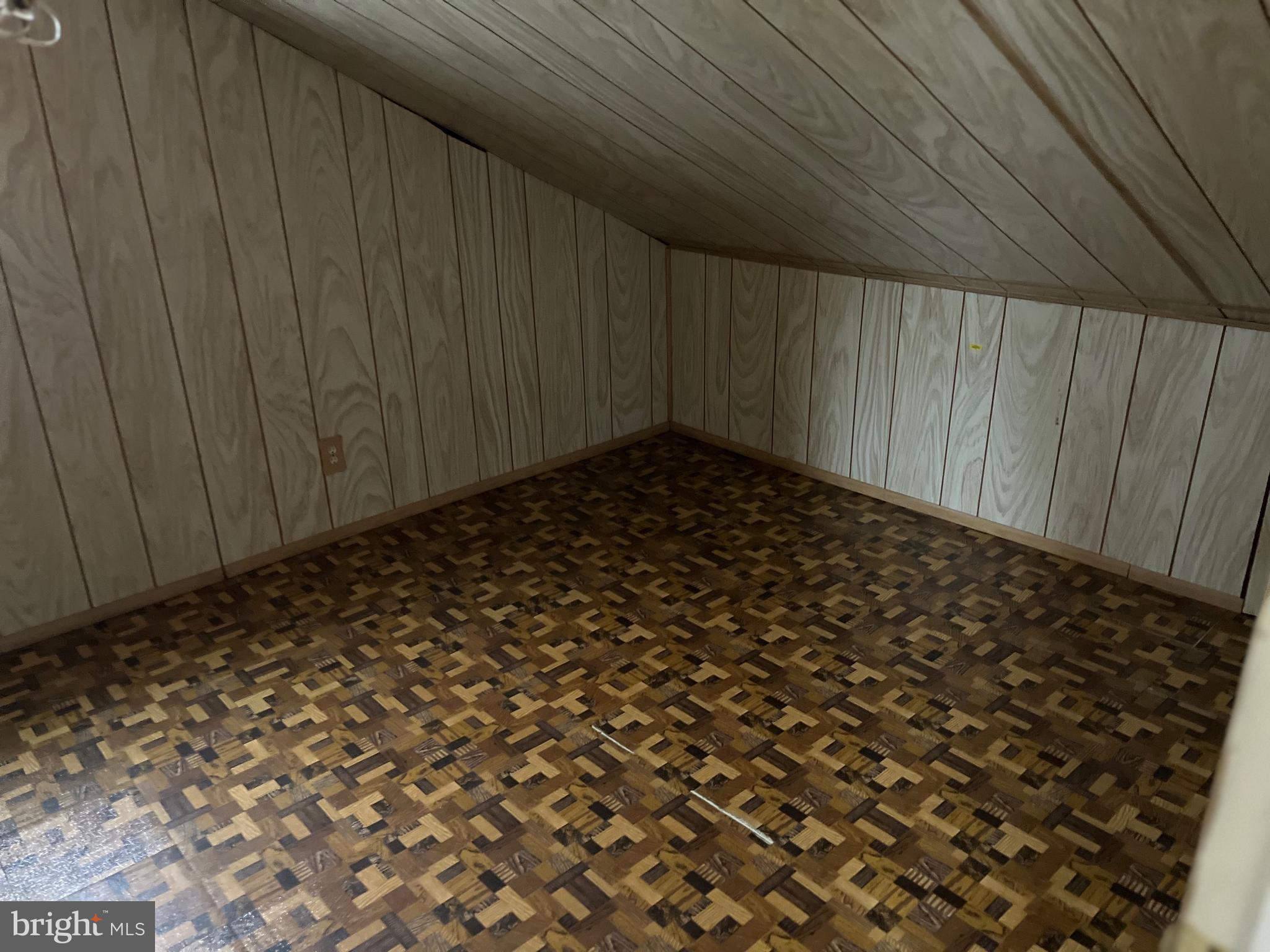 CAMELOT ESTATES - Residential