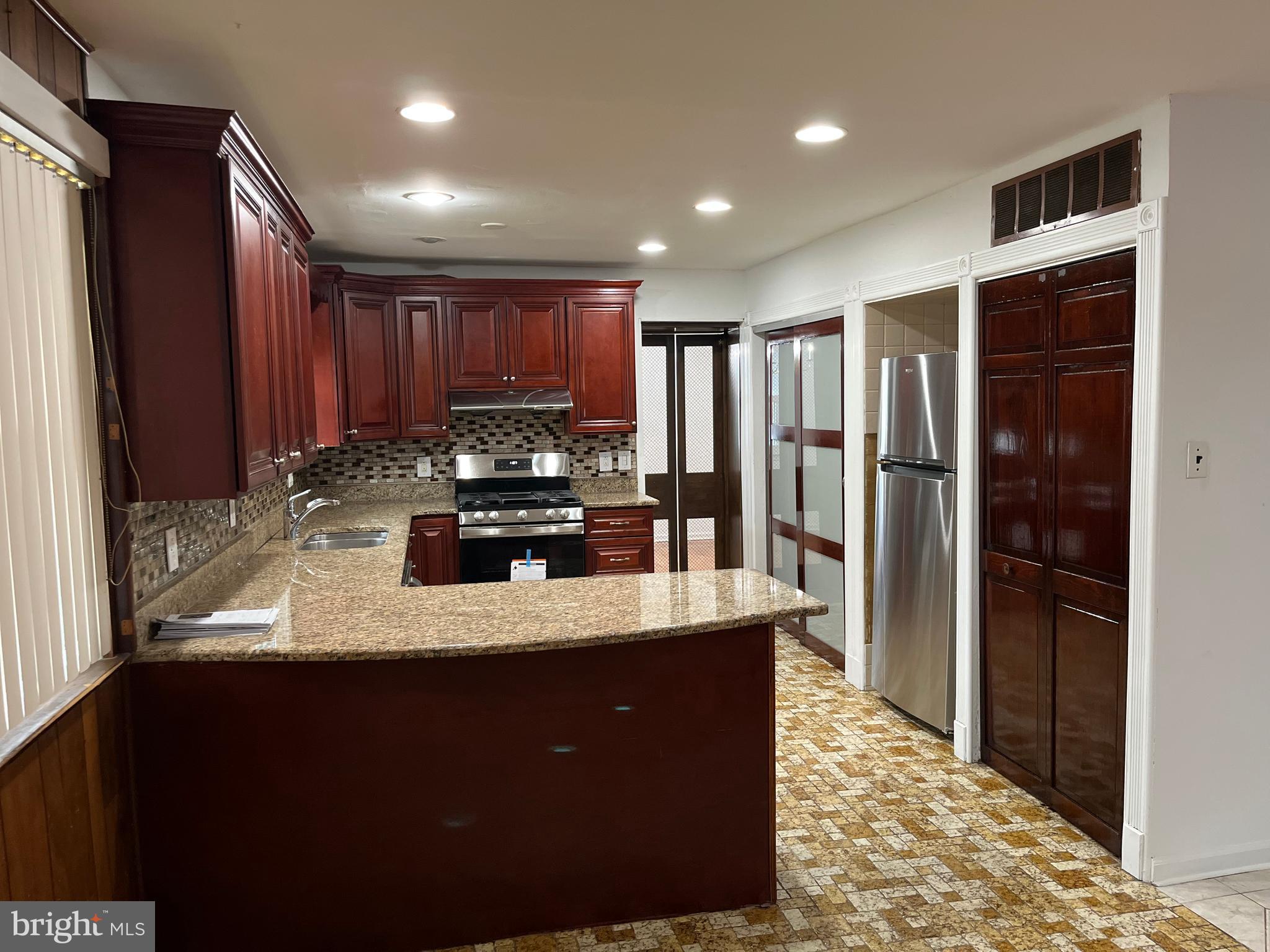 CAMELOT ESTATES - Residential