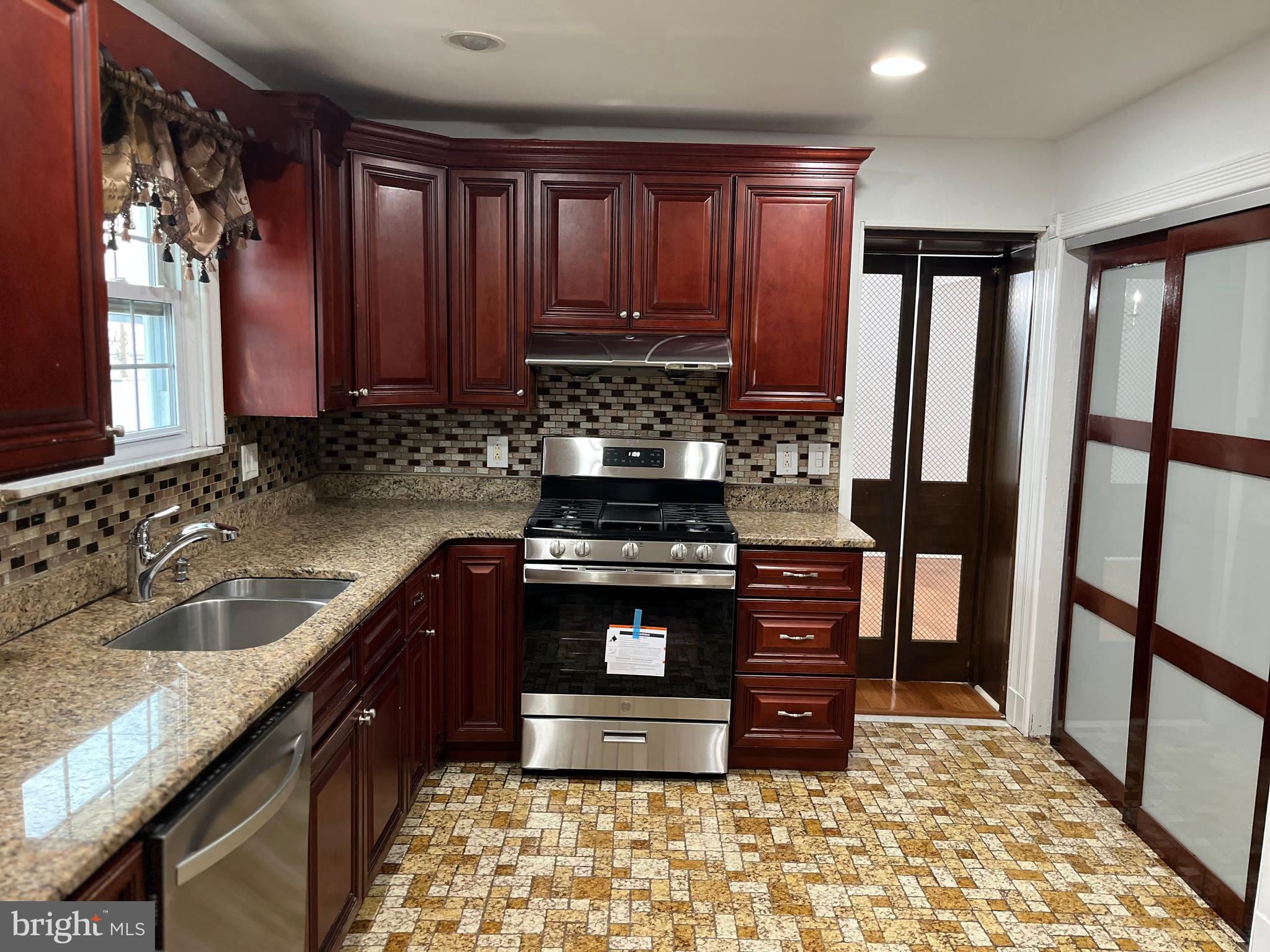 CAMELOT ESTATES - Residential