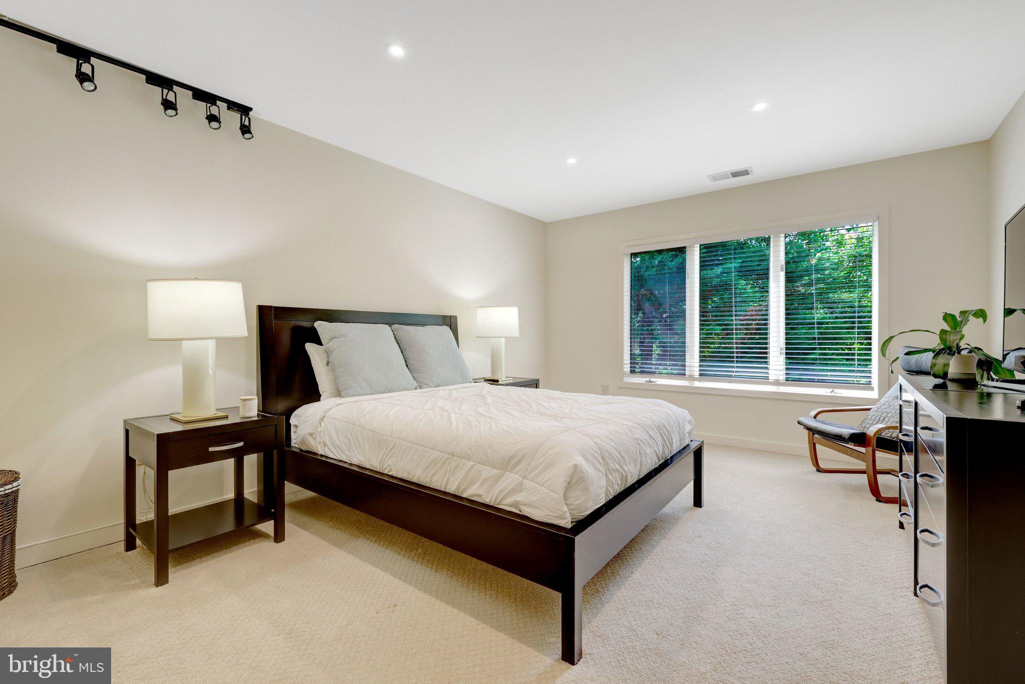 GEORGETOWN MANOR ESTATES - Residential