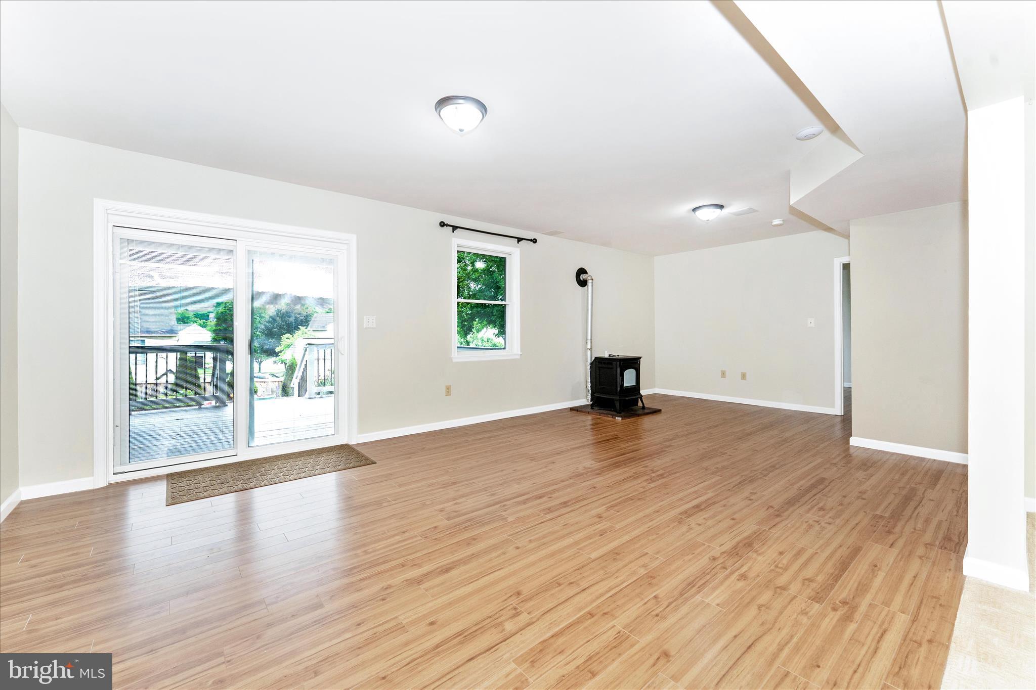 WHISPERING HILLS - Residential