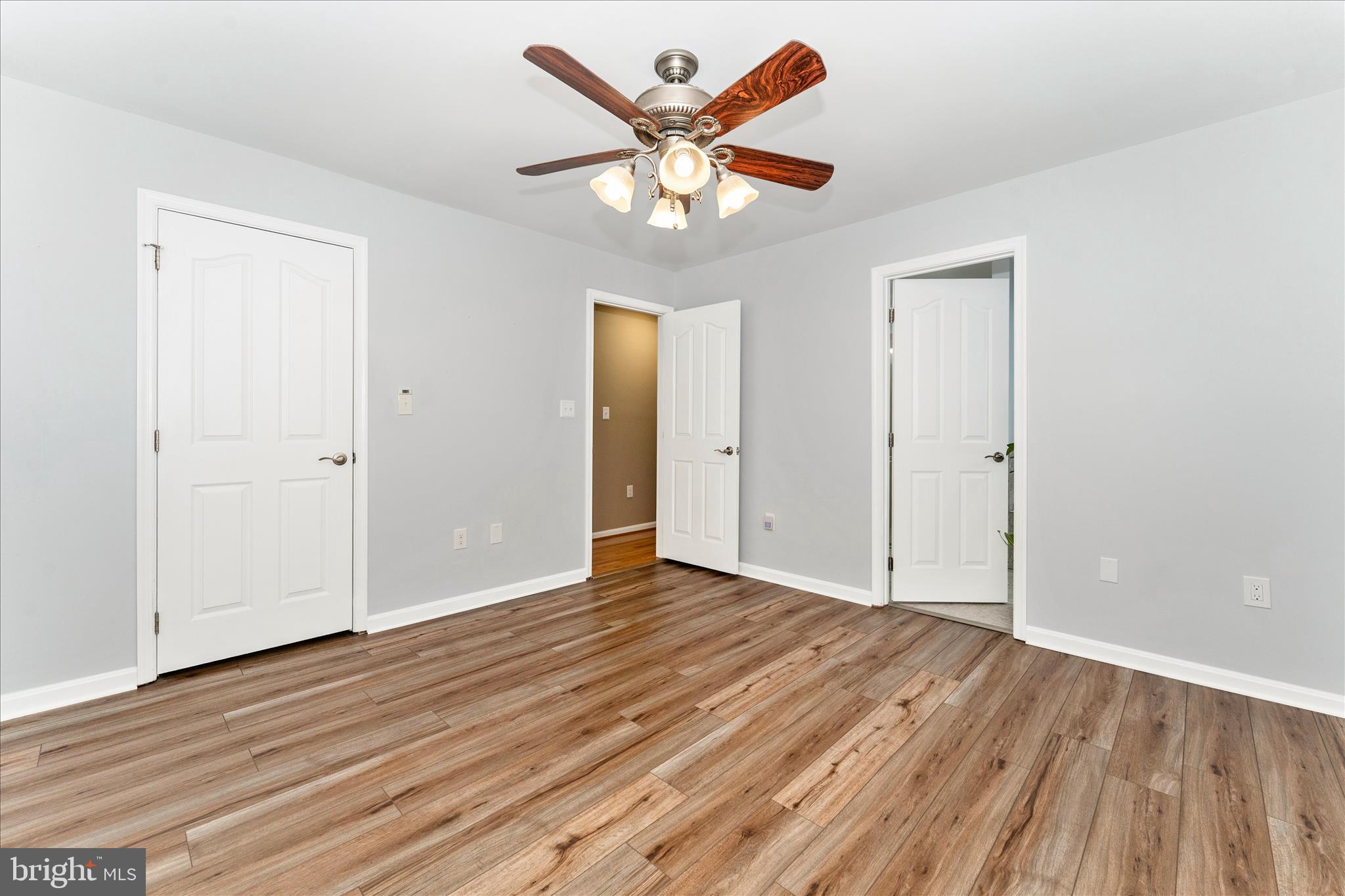 WHISPERING HILLS - Residential