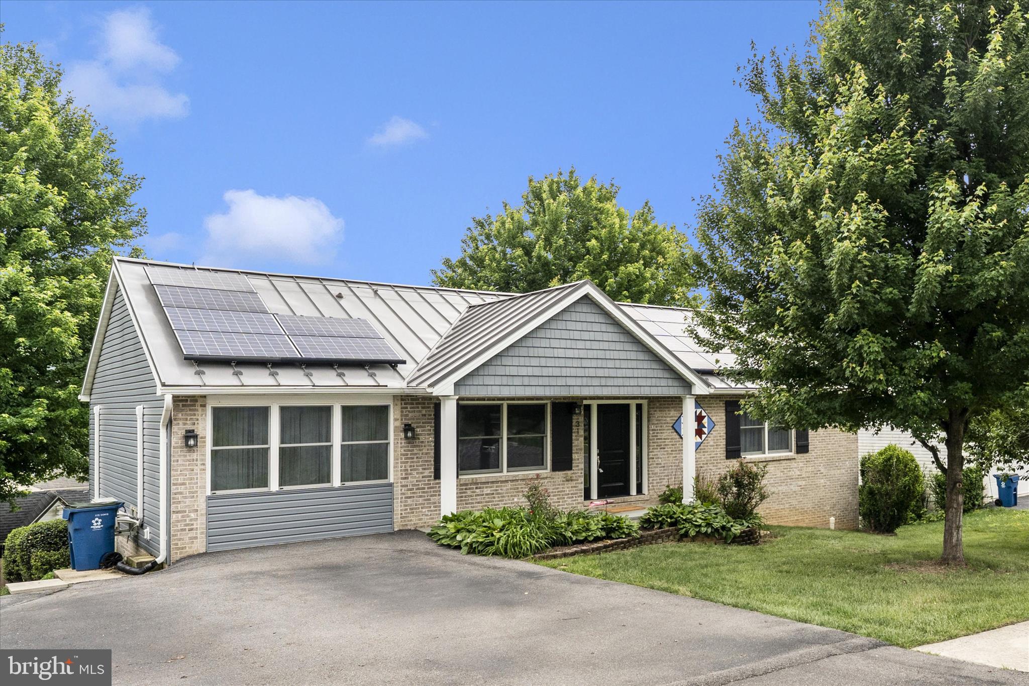 WHISPERING HILLS - Residential