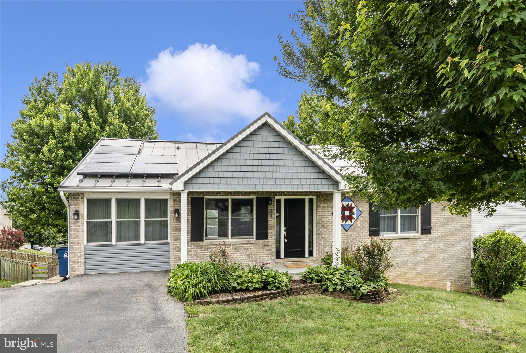 WHISPERING HILLS - Residential