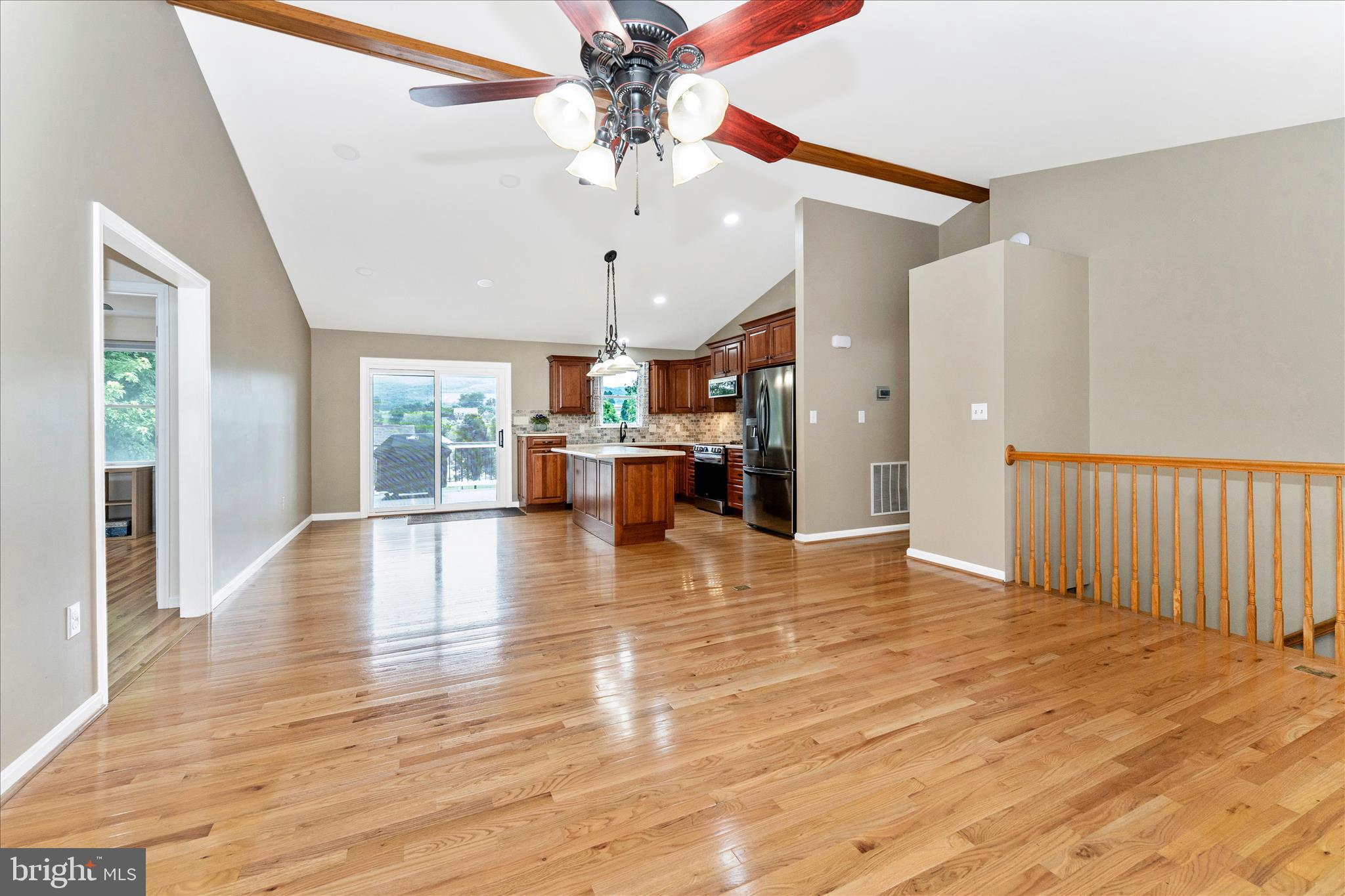 WHISPERING HILLS - Residential