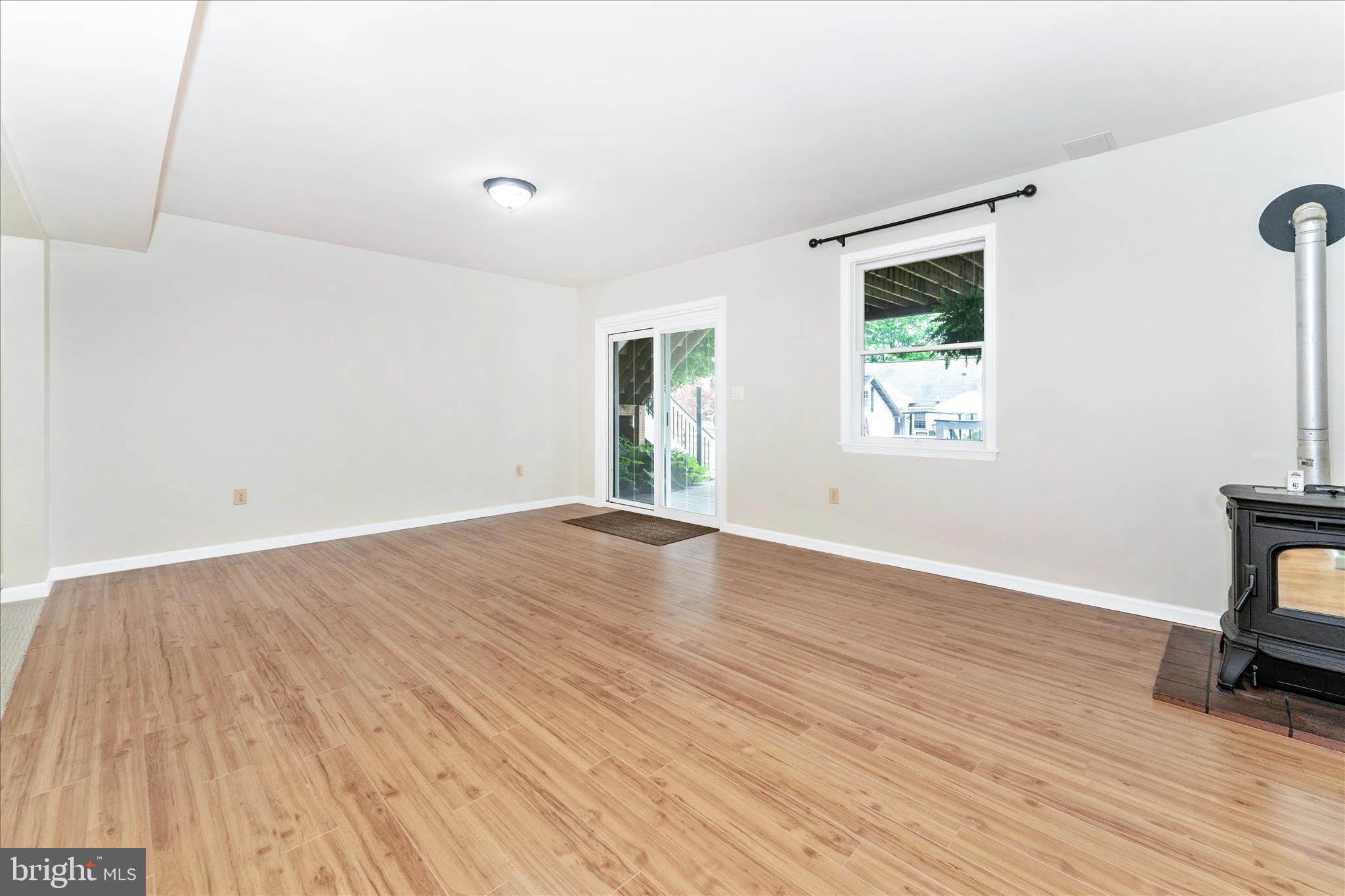 WHISPERING HILLS - Residential