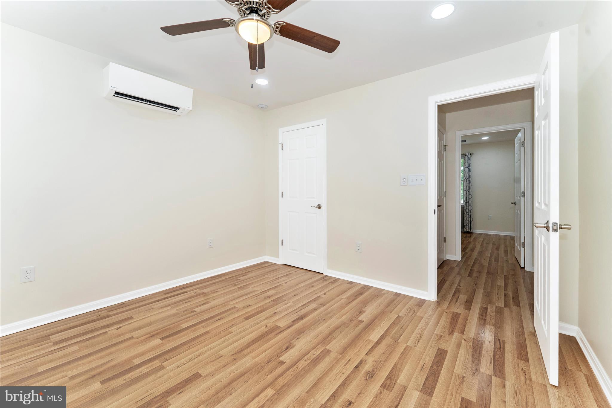 WHISPERING HILLS - Residential