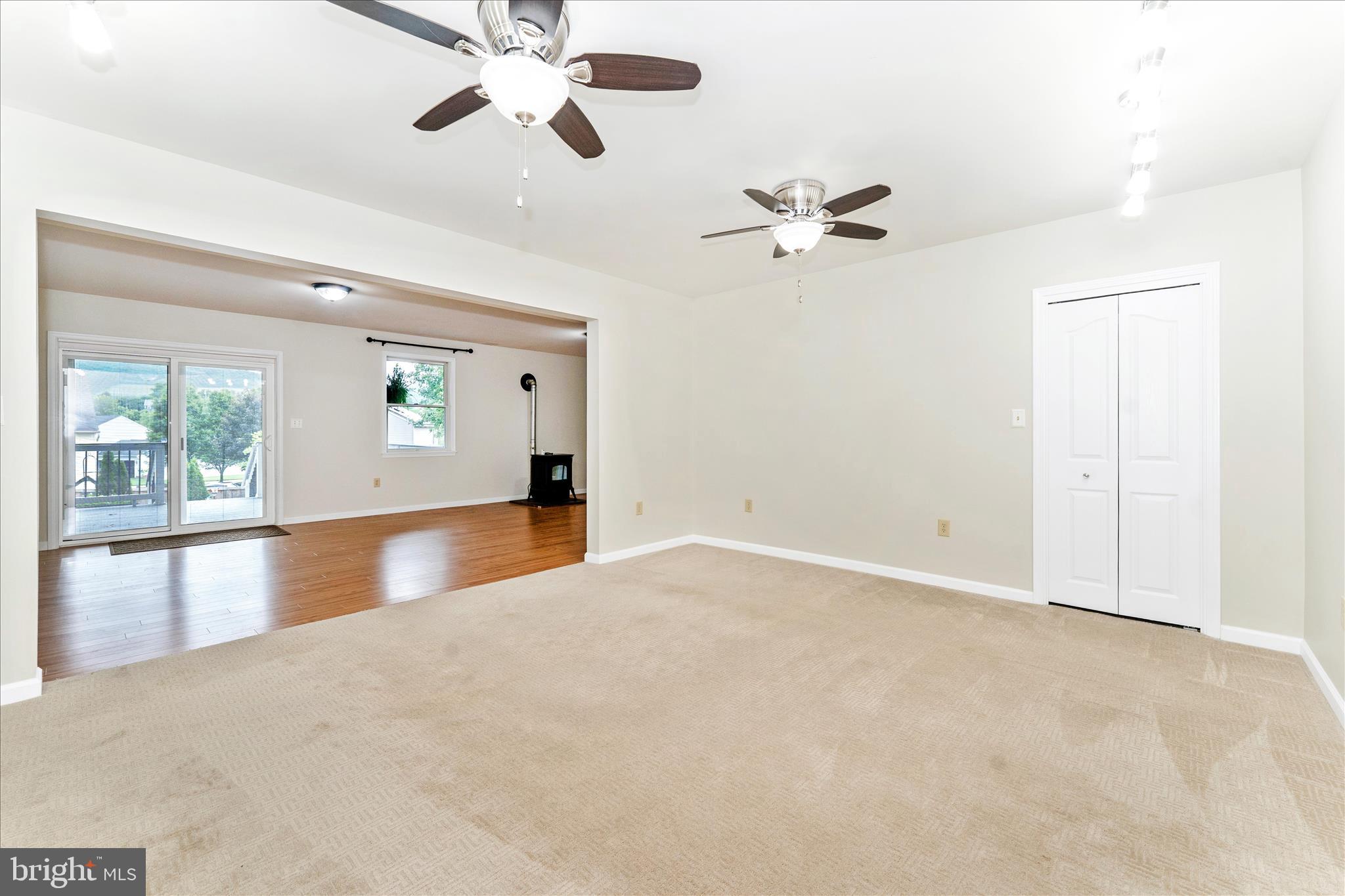 WHISPERING HILLS - Residential