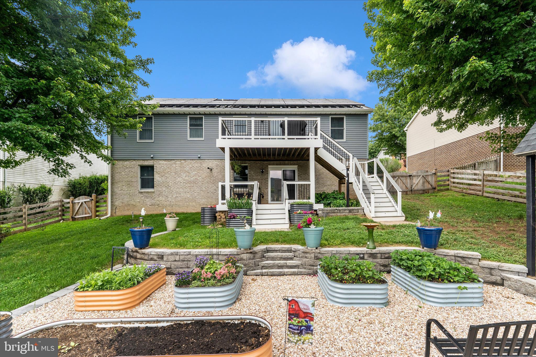WHISPERING HILLS - Residential