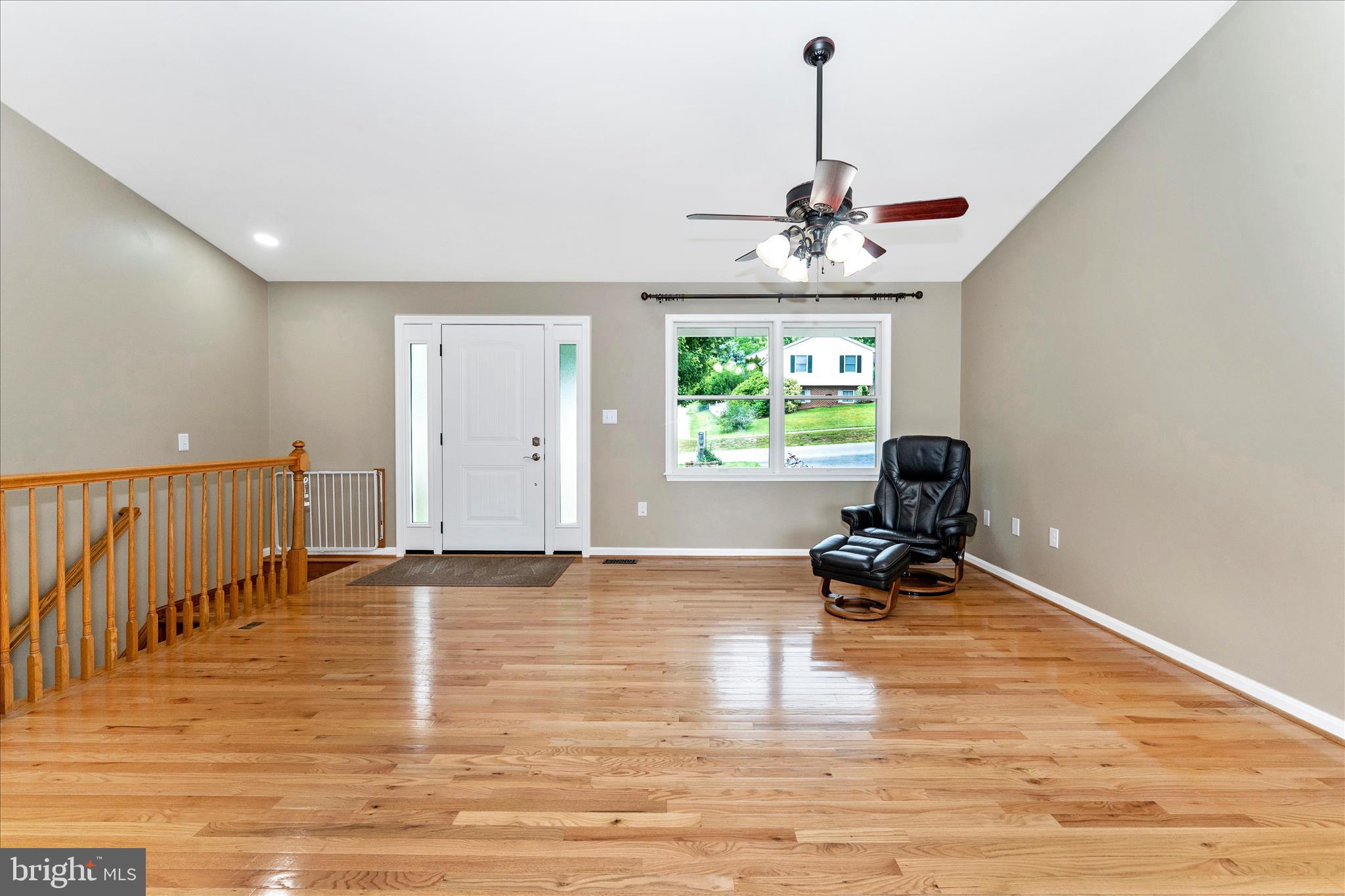 WHISPERING HILLS - Residential