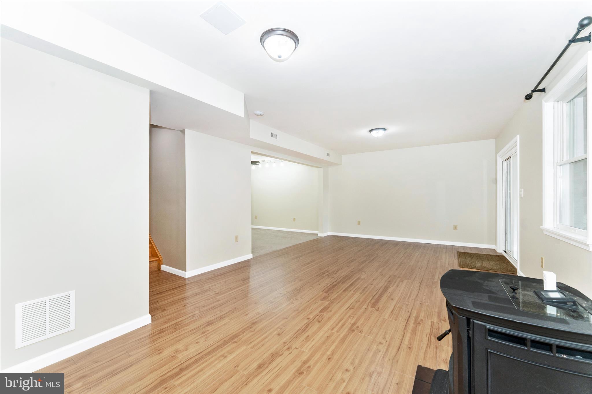 WHISPERING HILLS - Residential