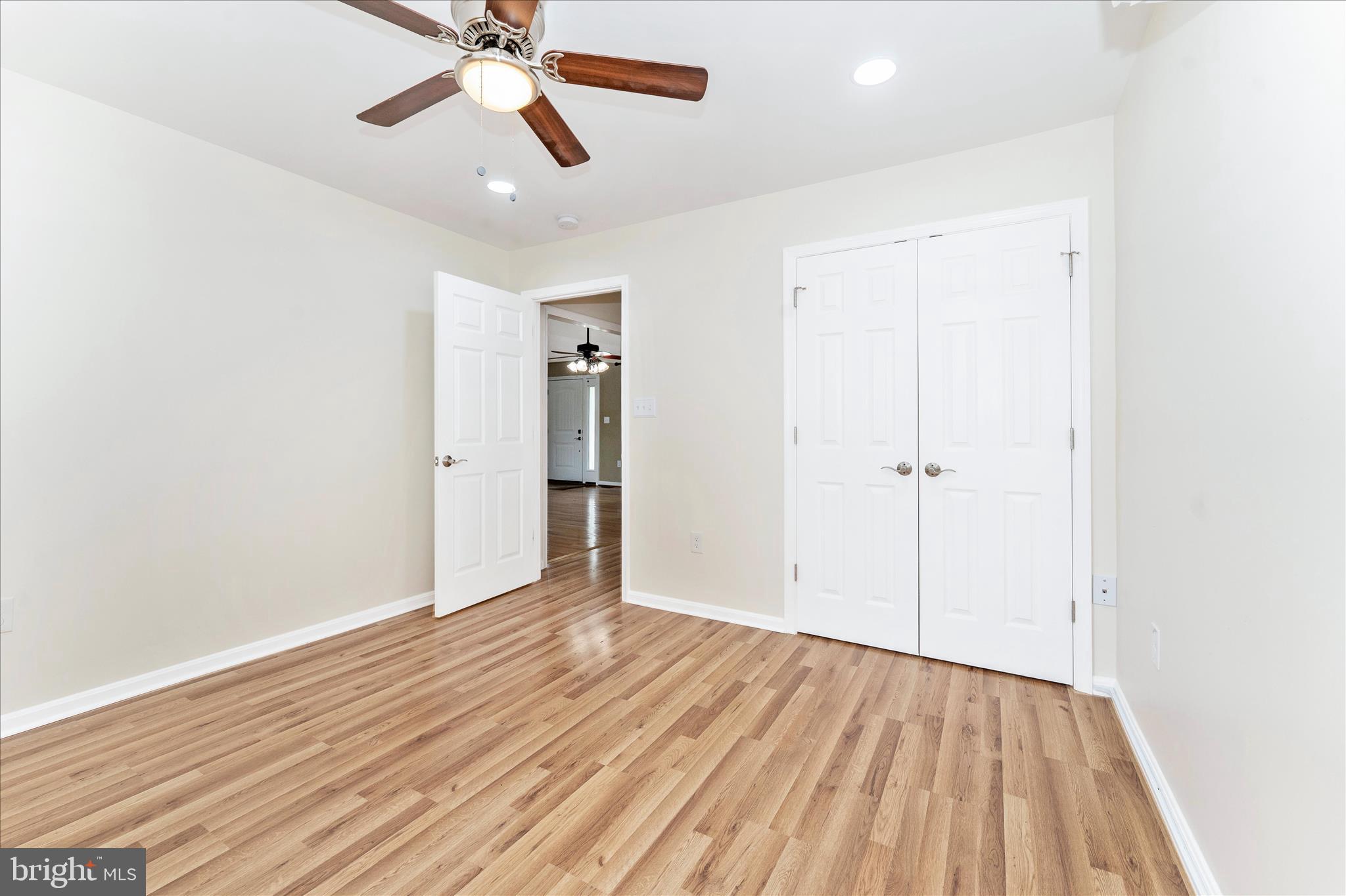 WHISPERING HILLS - Residential