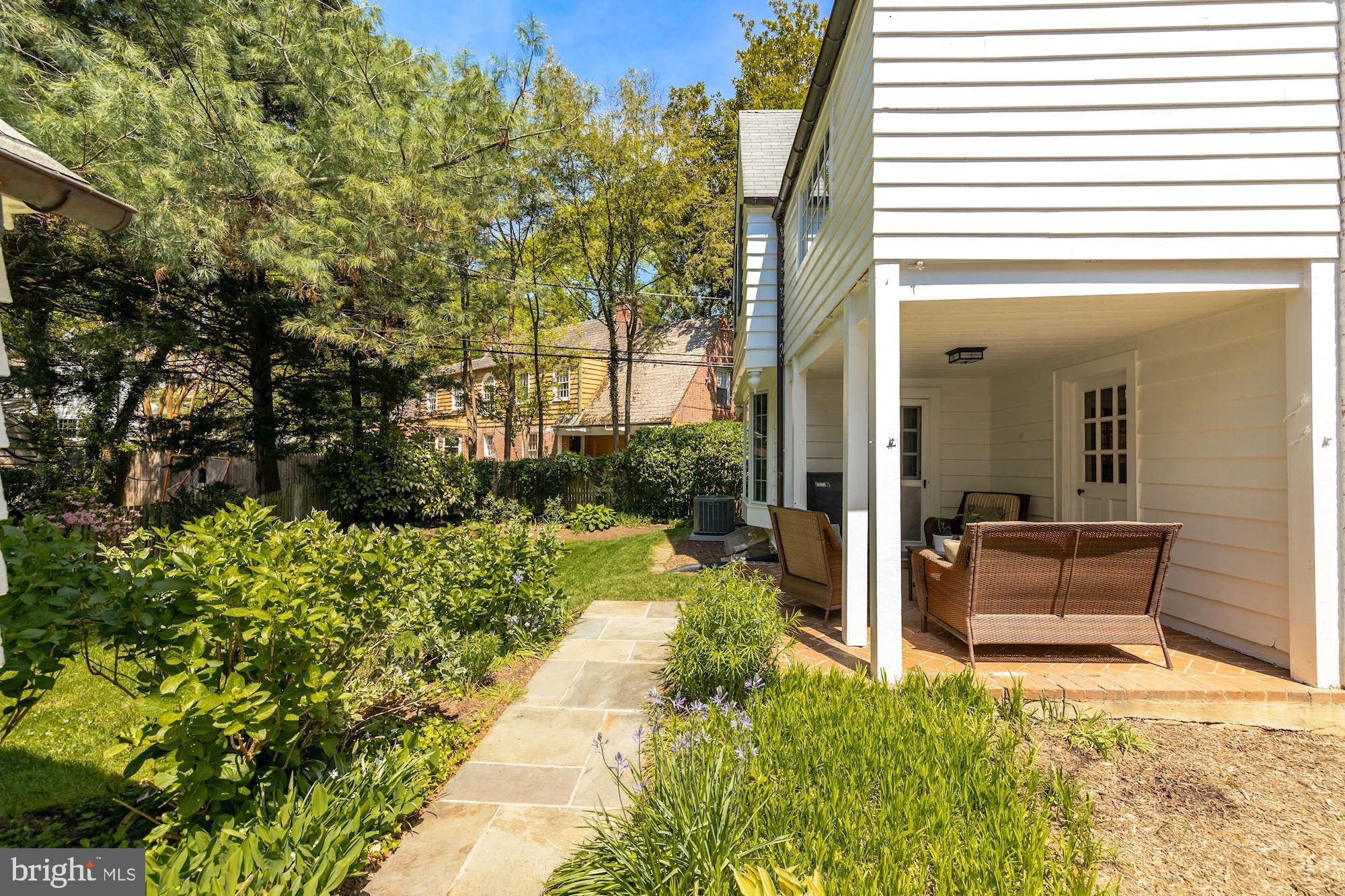 CHEVY CHASE VILLAGE - Residential