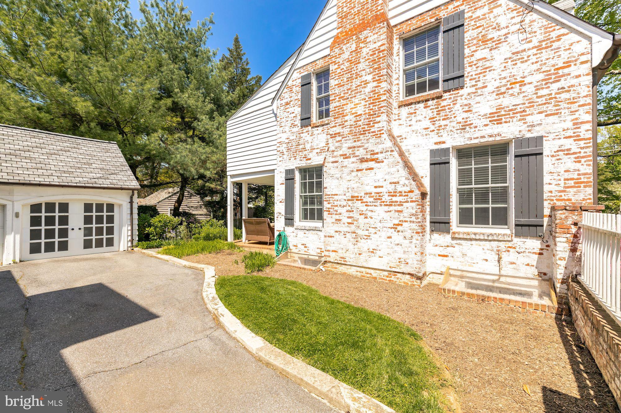 CHEVY CHASE VILLAGE - Residential