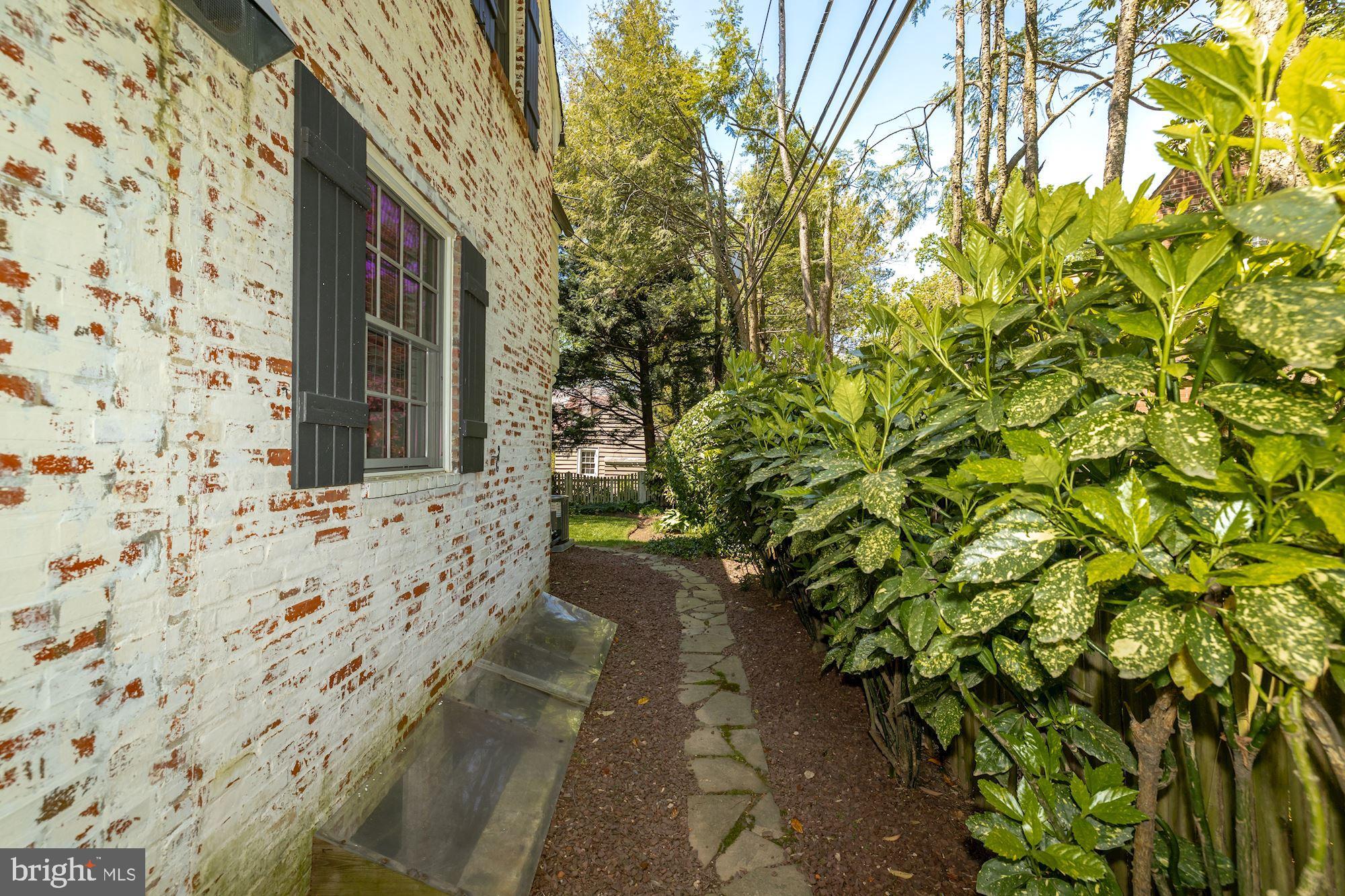 CHEVY CHASE VILLAGE - Residential