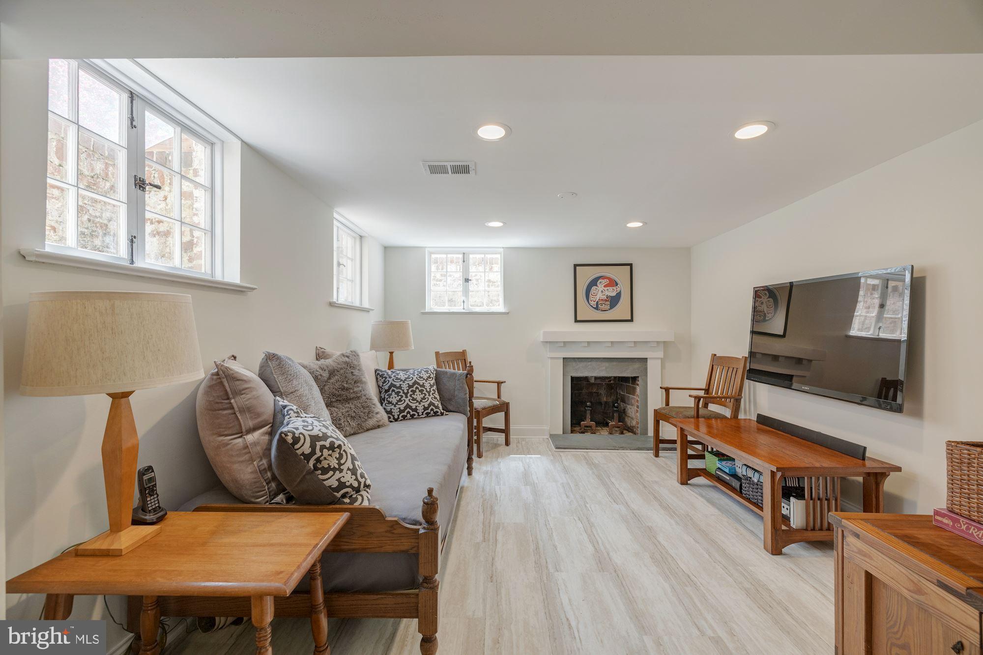 CHEVY CHASE VILLAGE - Residential