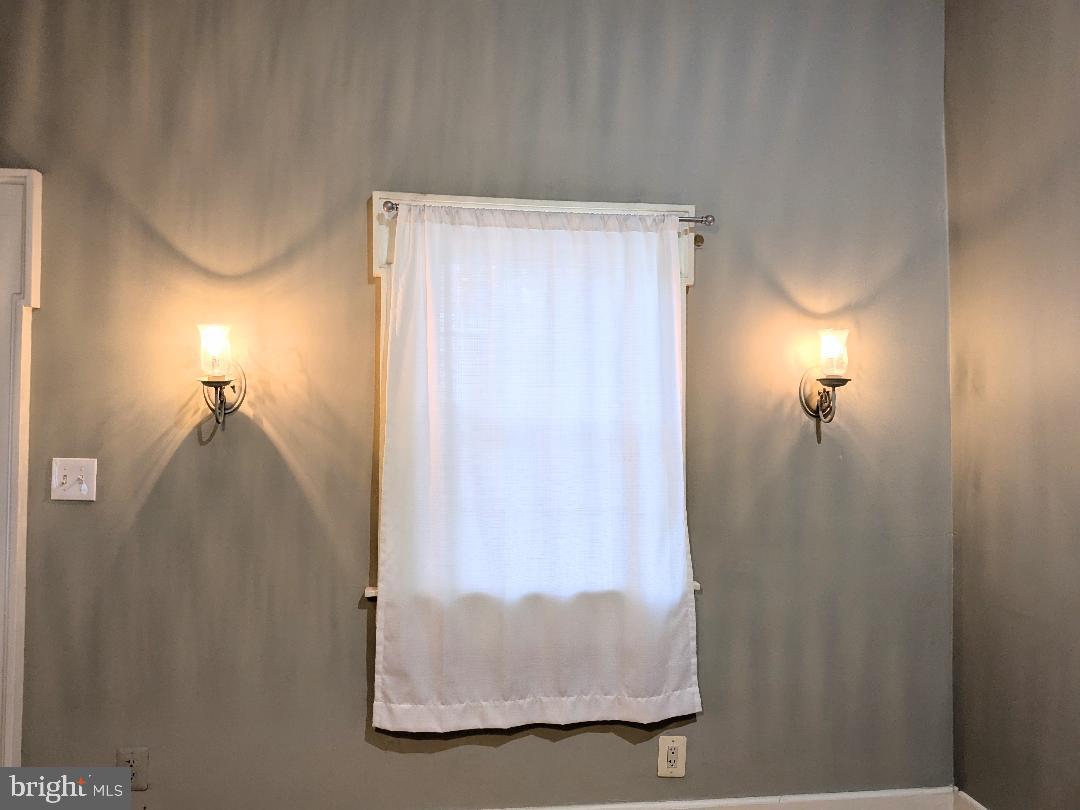 HAMPDEN HISTORIC DISTRICT - Residential Lease