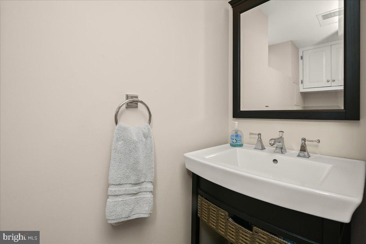 WOODACRES - Residential