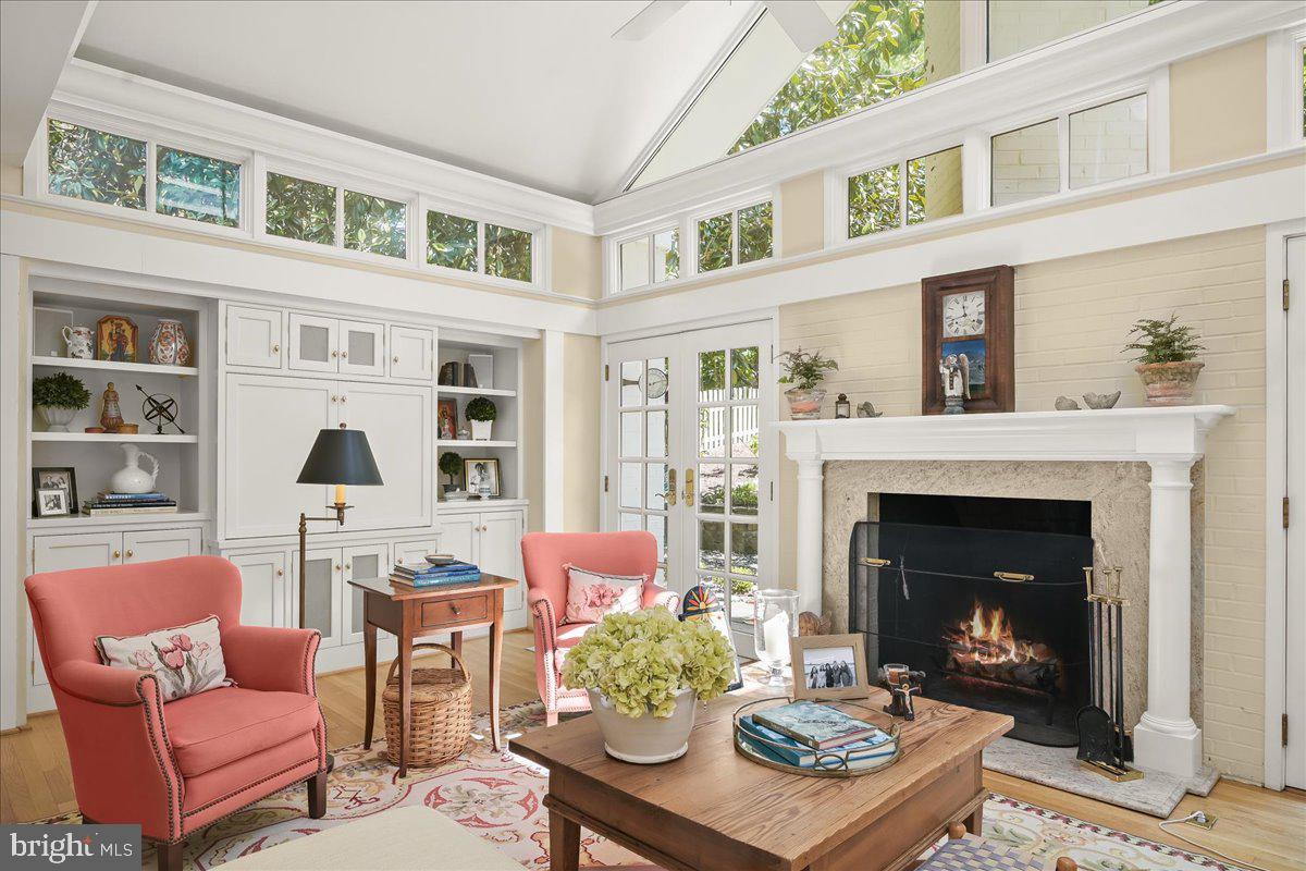 WOODACRES - Residential