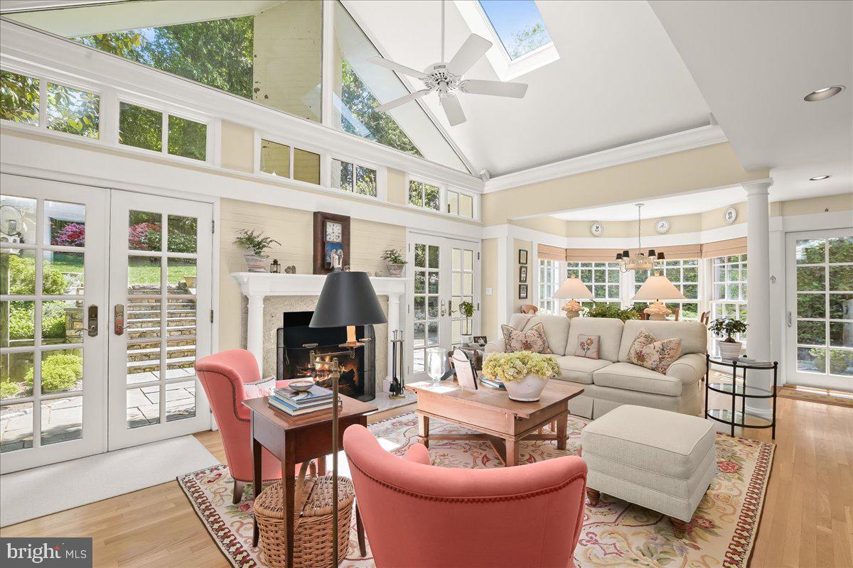 WOODACRES - Residential