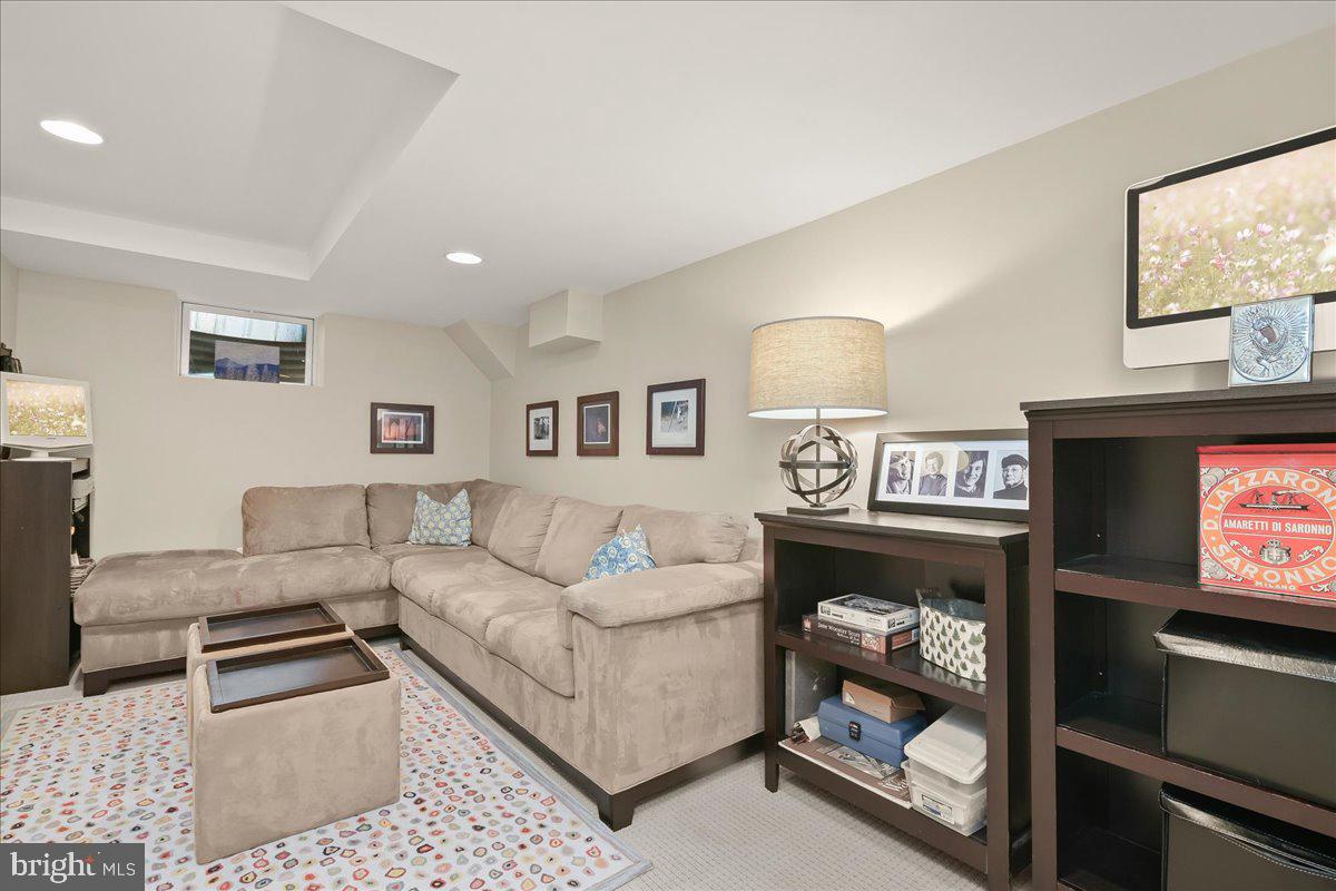 WOODACRES - Residential